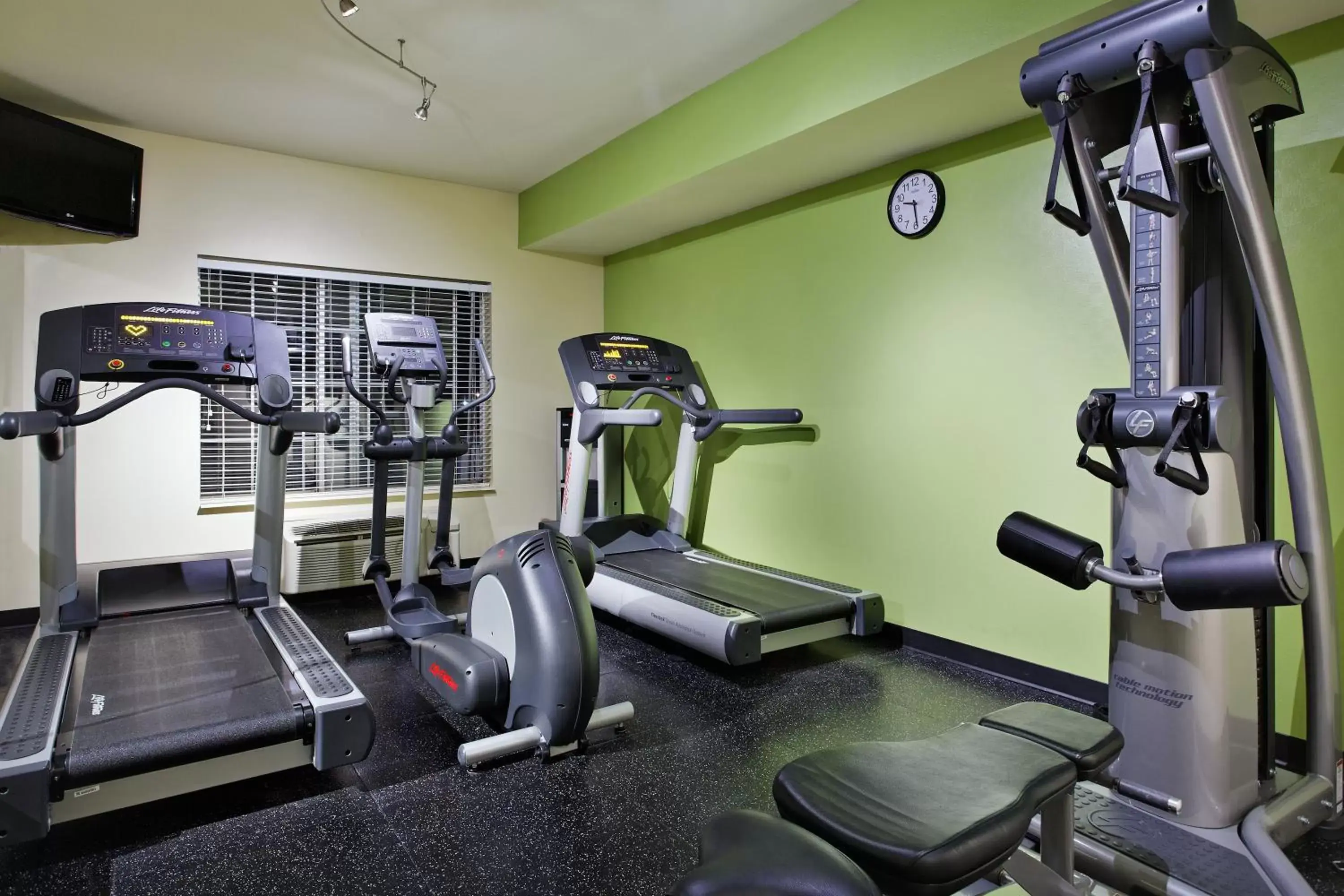Fitness centre/facilities, Fitness Center/Facilities in Country Inn & Suites by Radisson, Omaha Airport, IA