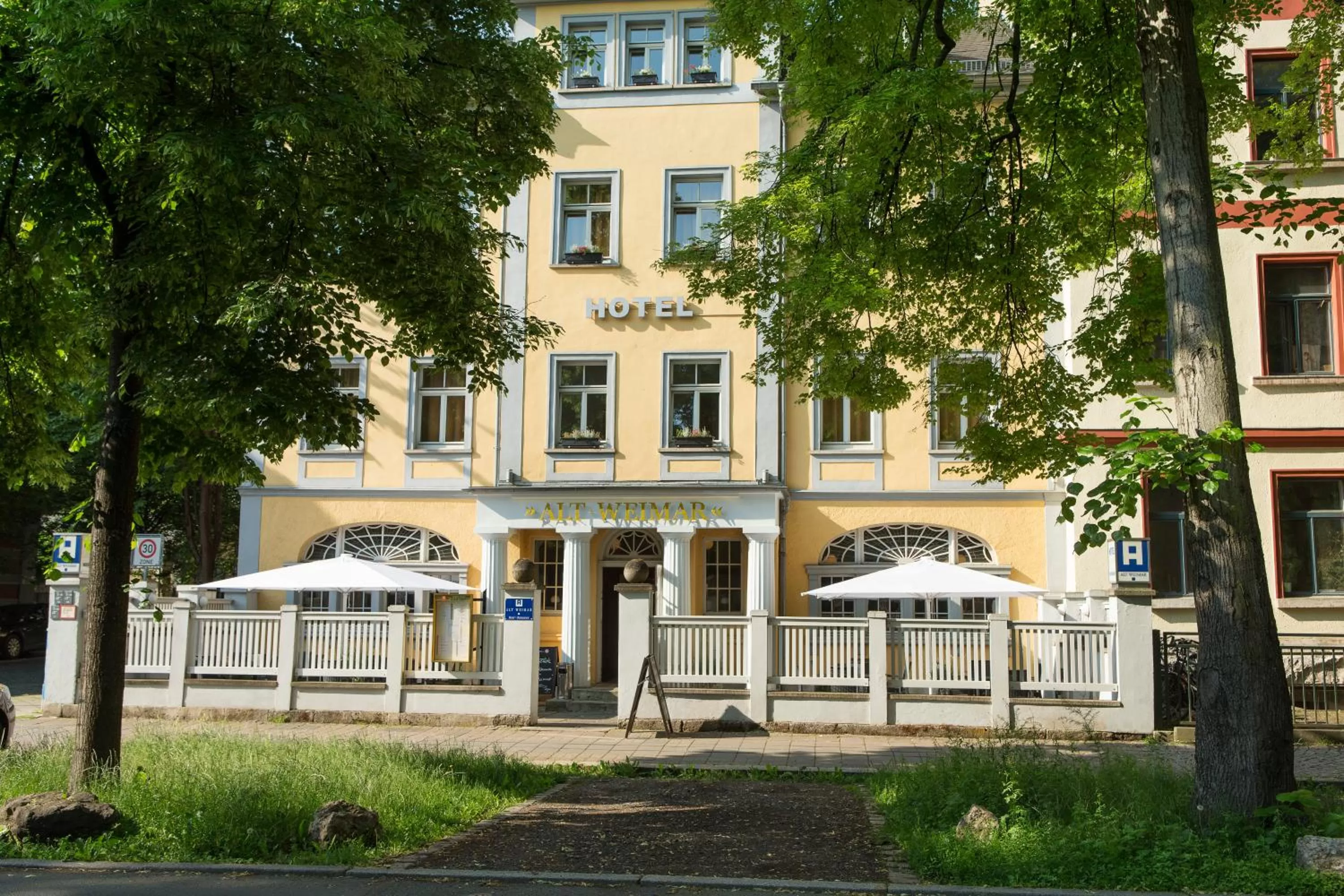 Property building in Alt-Weimar