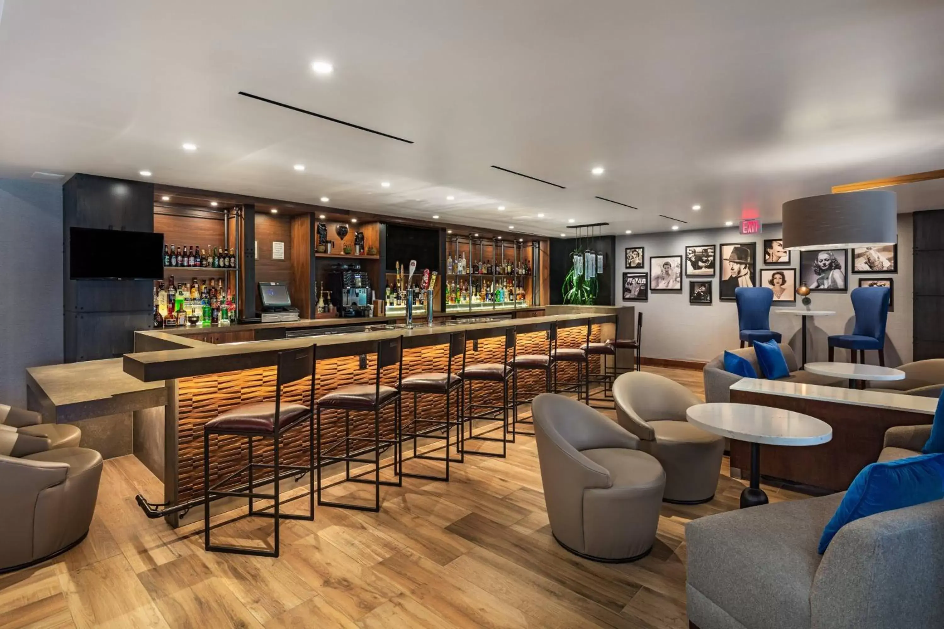 Lobby or reception, Lounge/Bar in Four Points by Sheraton Los Angeles Westside