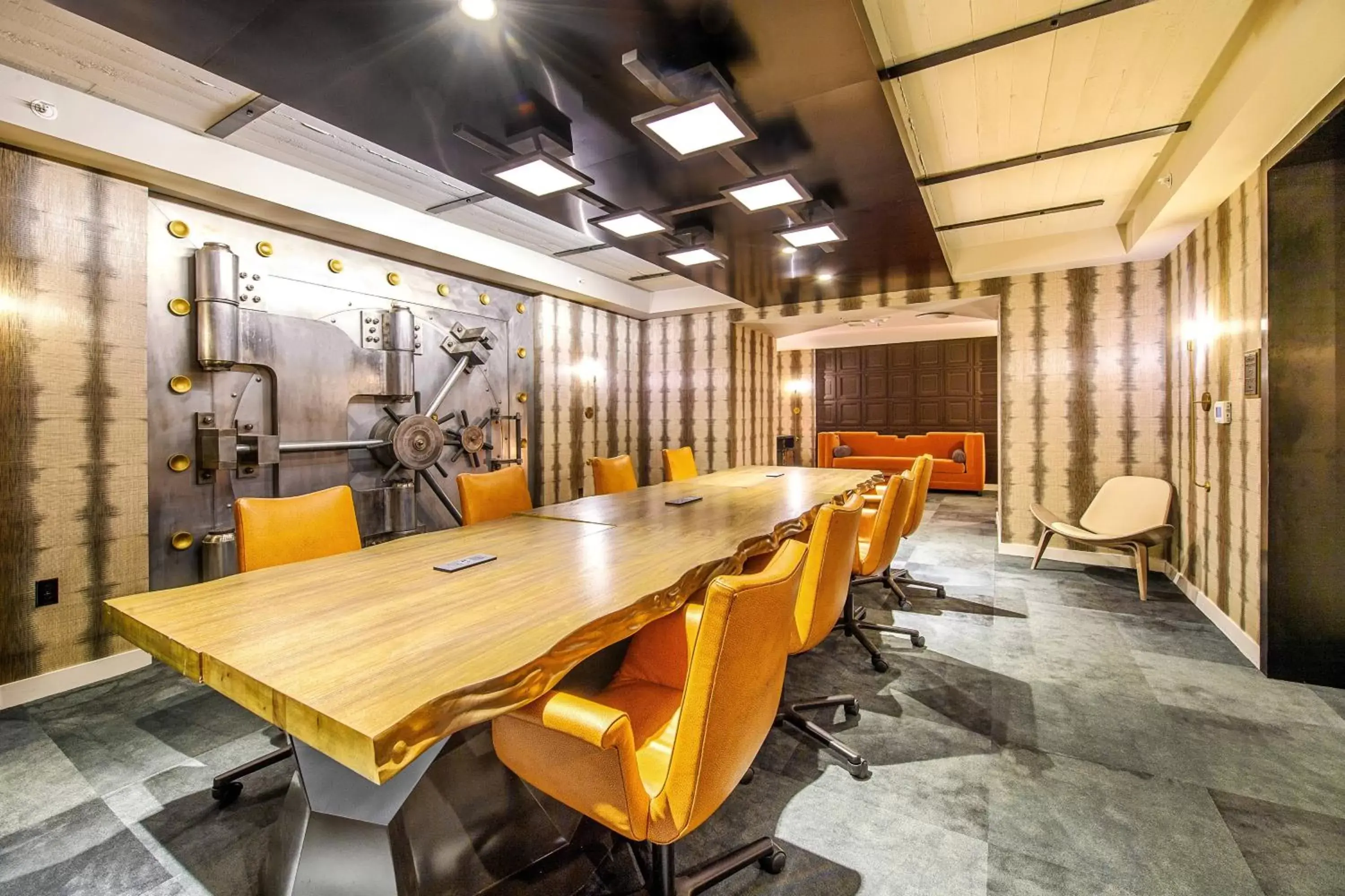 Meeting/conference room in WATERMARK Baton Rouge, Autograph Collection