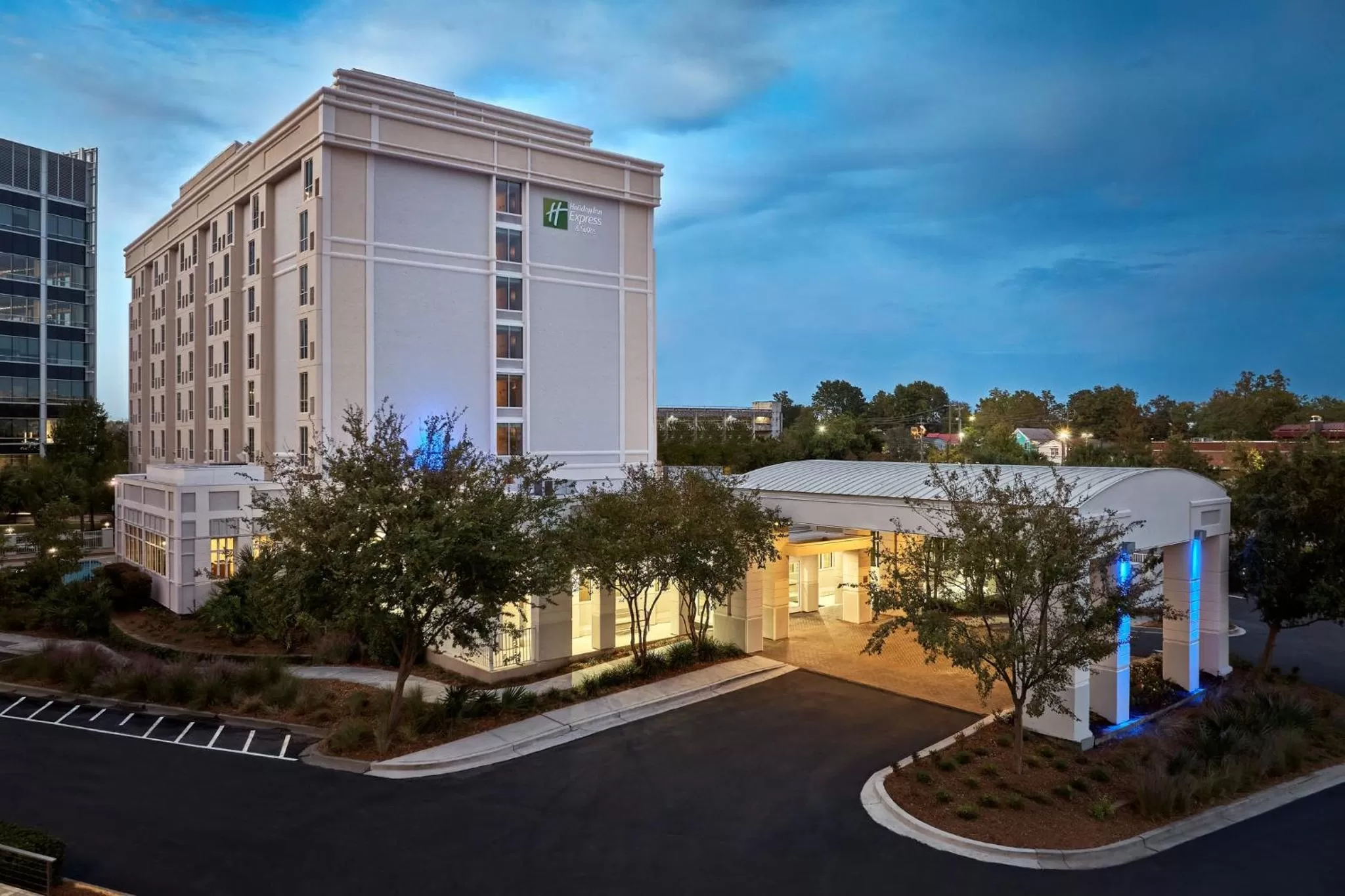 Property building in Holiday Inn Express & Suites Charleston DWTN -Westedge by IHG