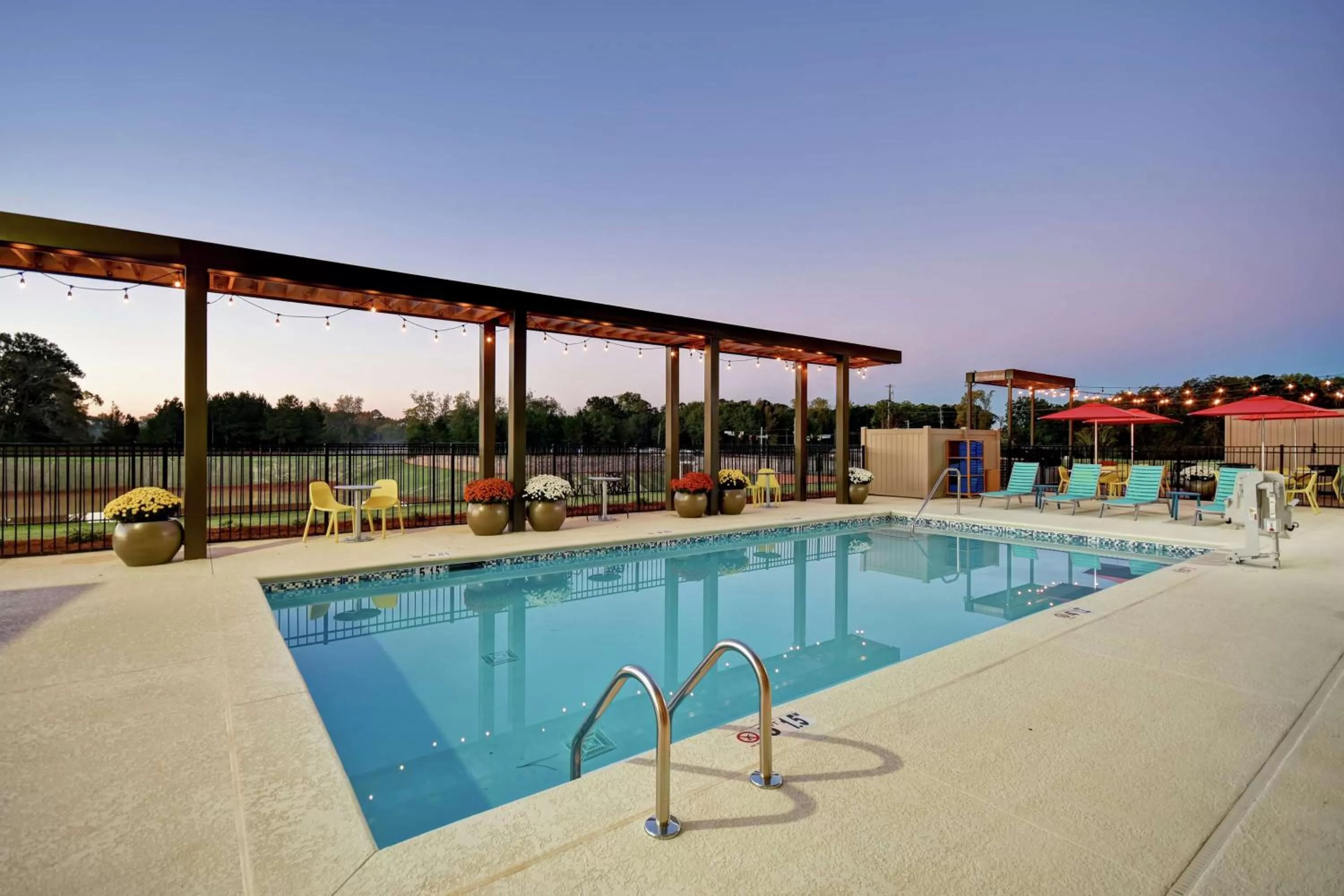 Pool view in Home2 Suites By Hilton Lagrange