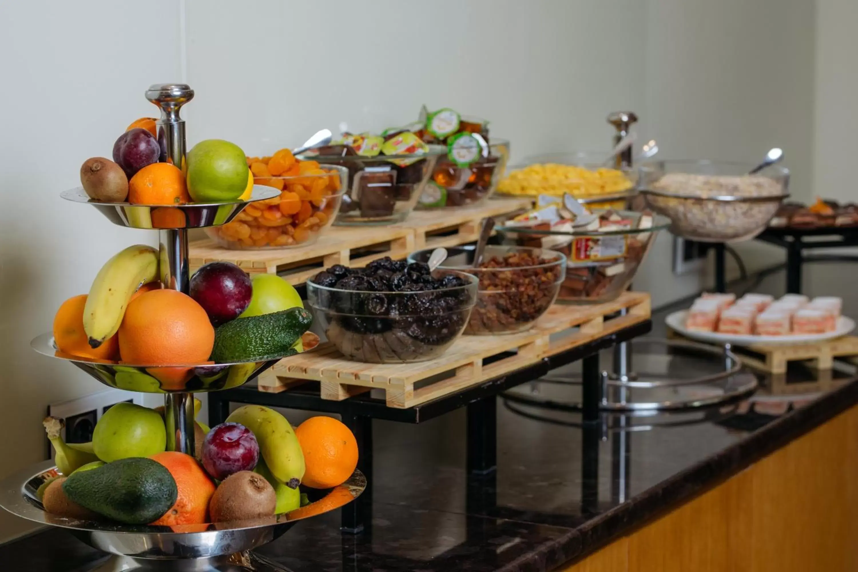 Property building, Food in Holiday Inn Express Belgrade - City, an IHG Hotel