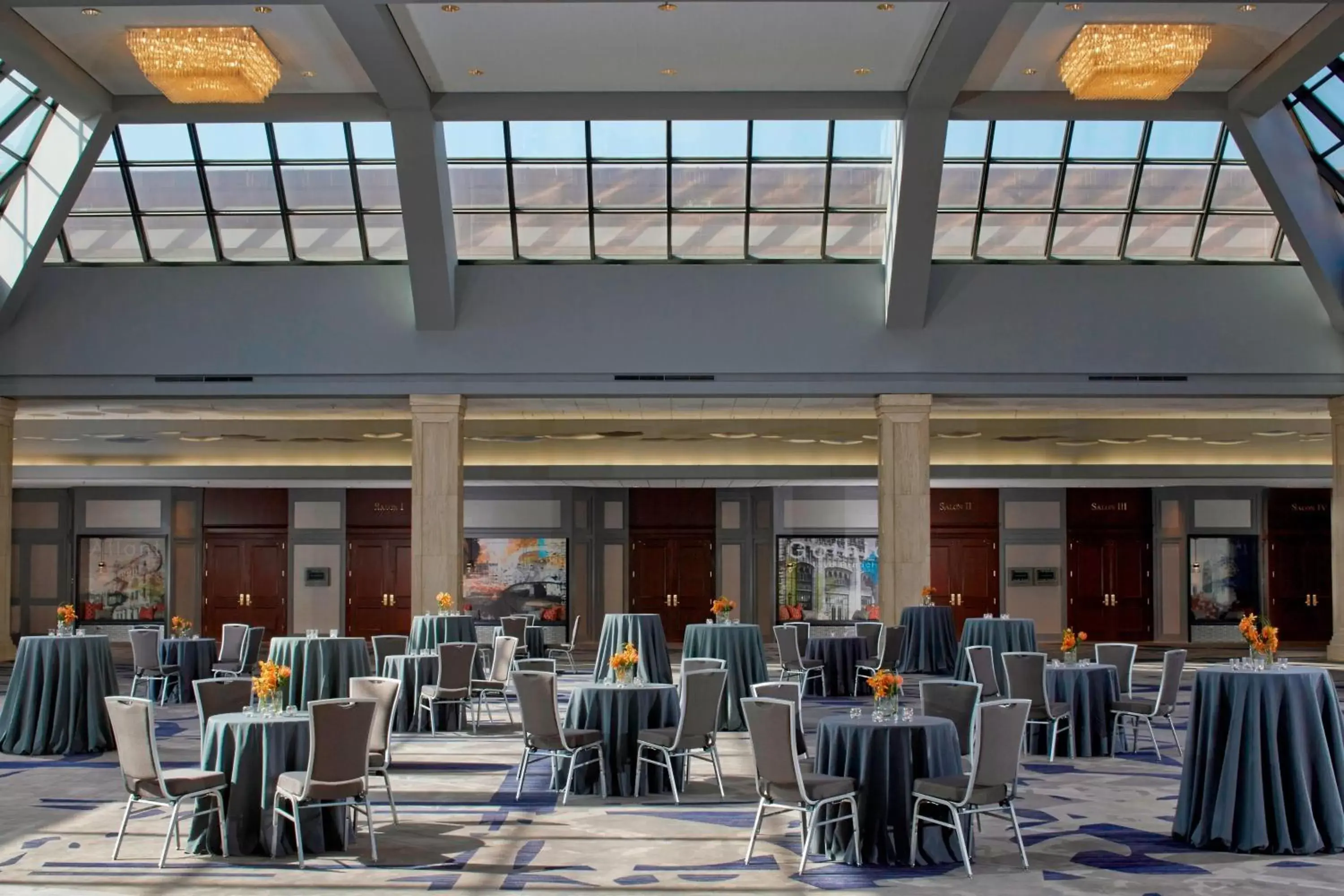 Meeting/conference room, Restaurant/Places to Eat in Renaissance Atlanta Waverly Hotel & Convention Center