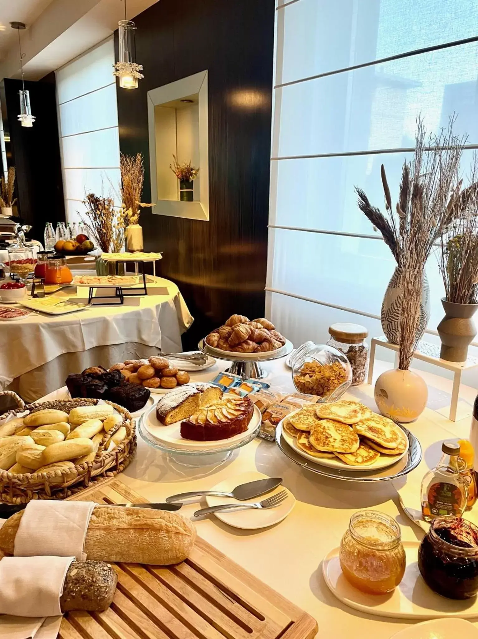 Buffet breakfast in Axolute Comfort Hotel Como - Cantù