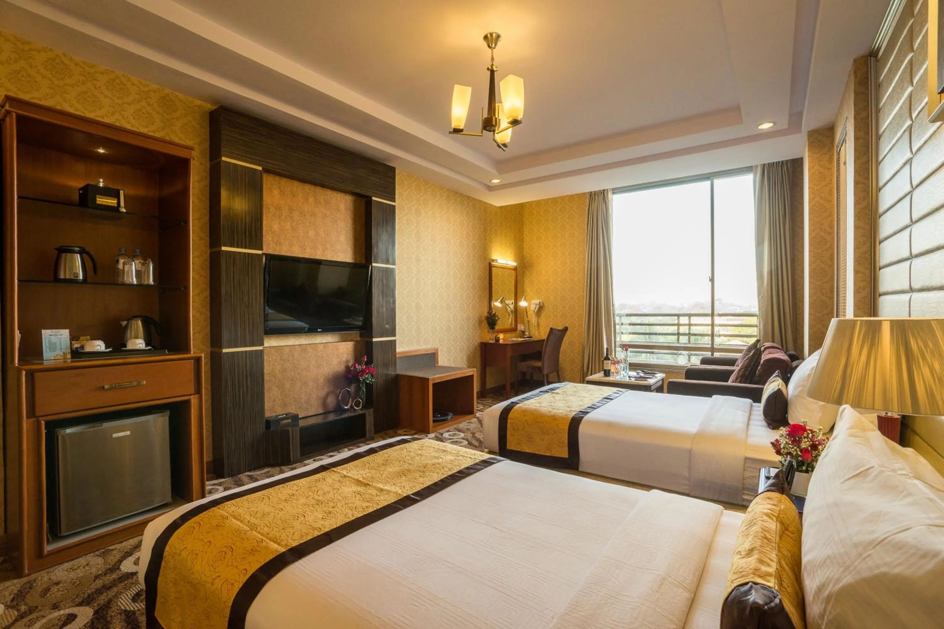 Bedroom in Best Western Green Hill Hotel