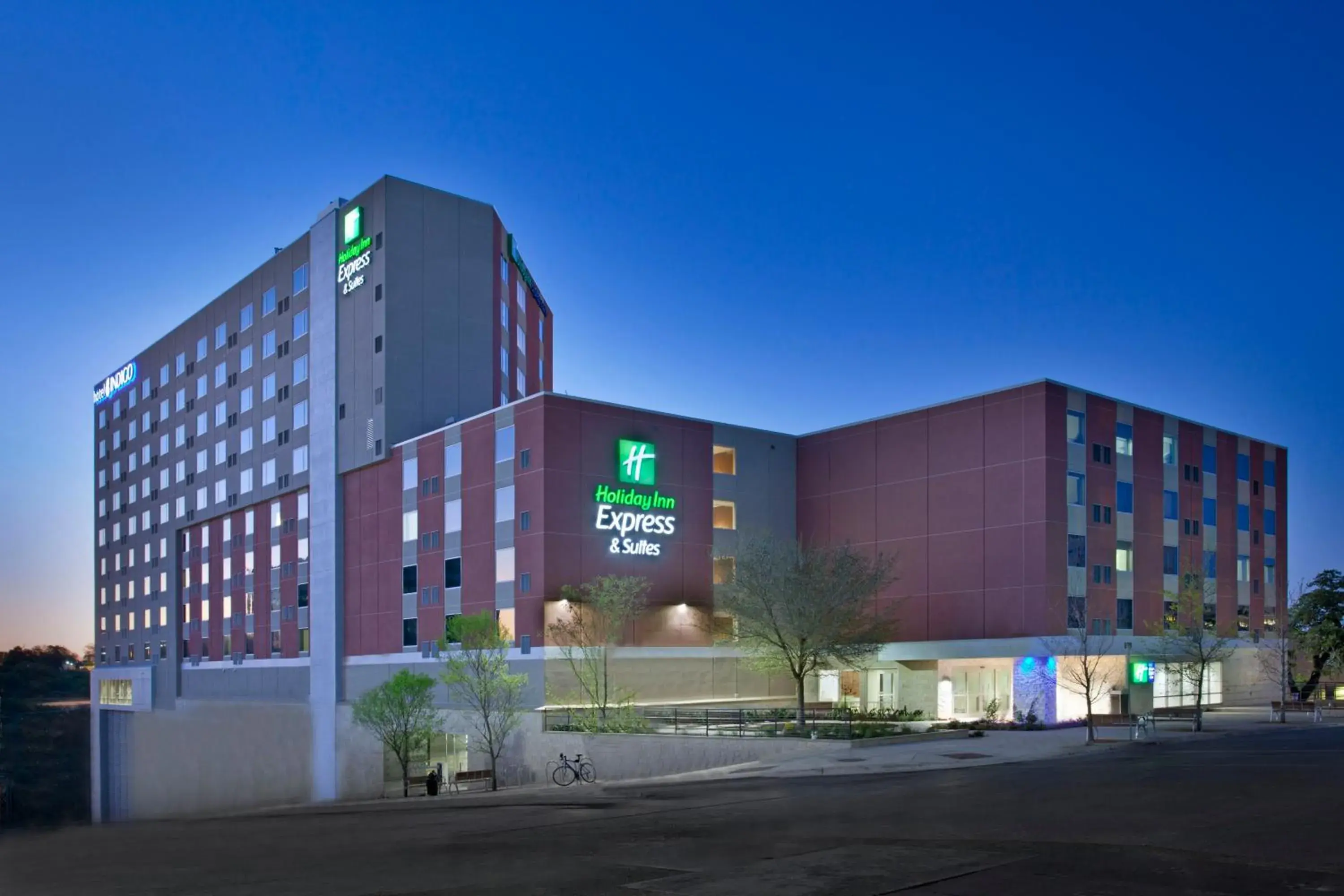 Property Building in Holiday Inn Express Hotel & Suites Austin Downtown - University, an IHG Hotel