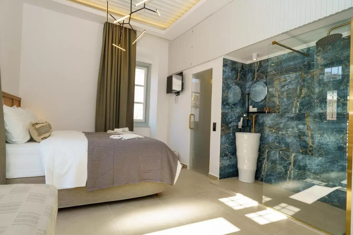 Shower in La Vie Hydra Luxury Suites