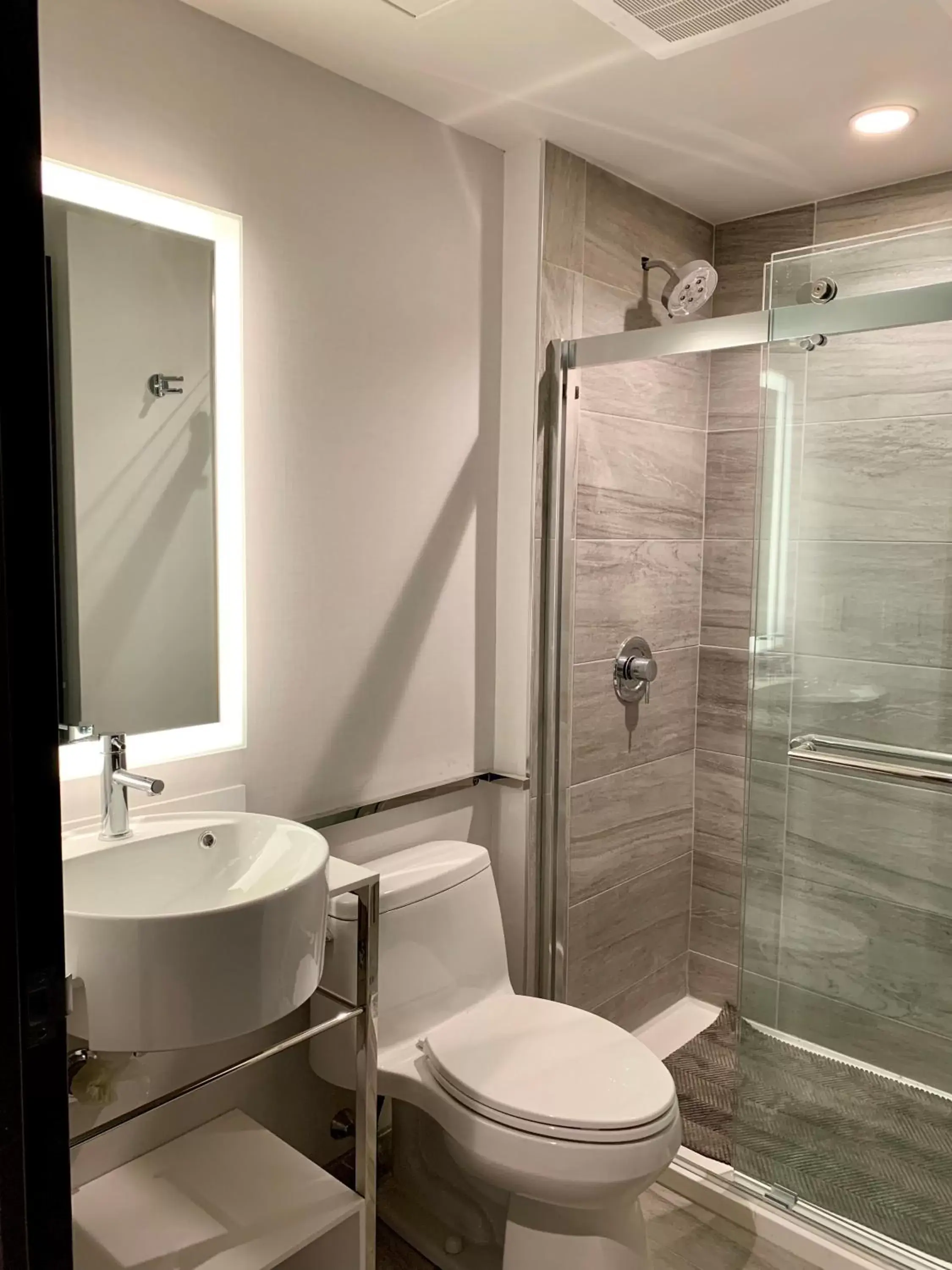 Bathroom in DoubleTree by Hilton New York Times Square South