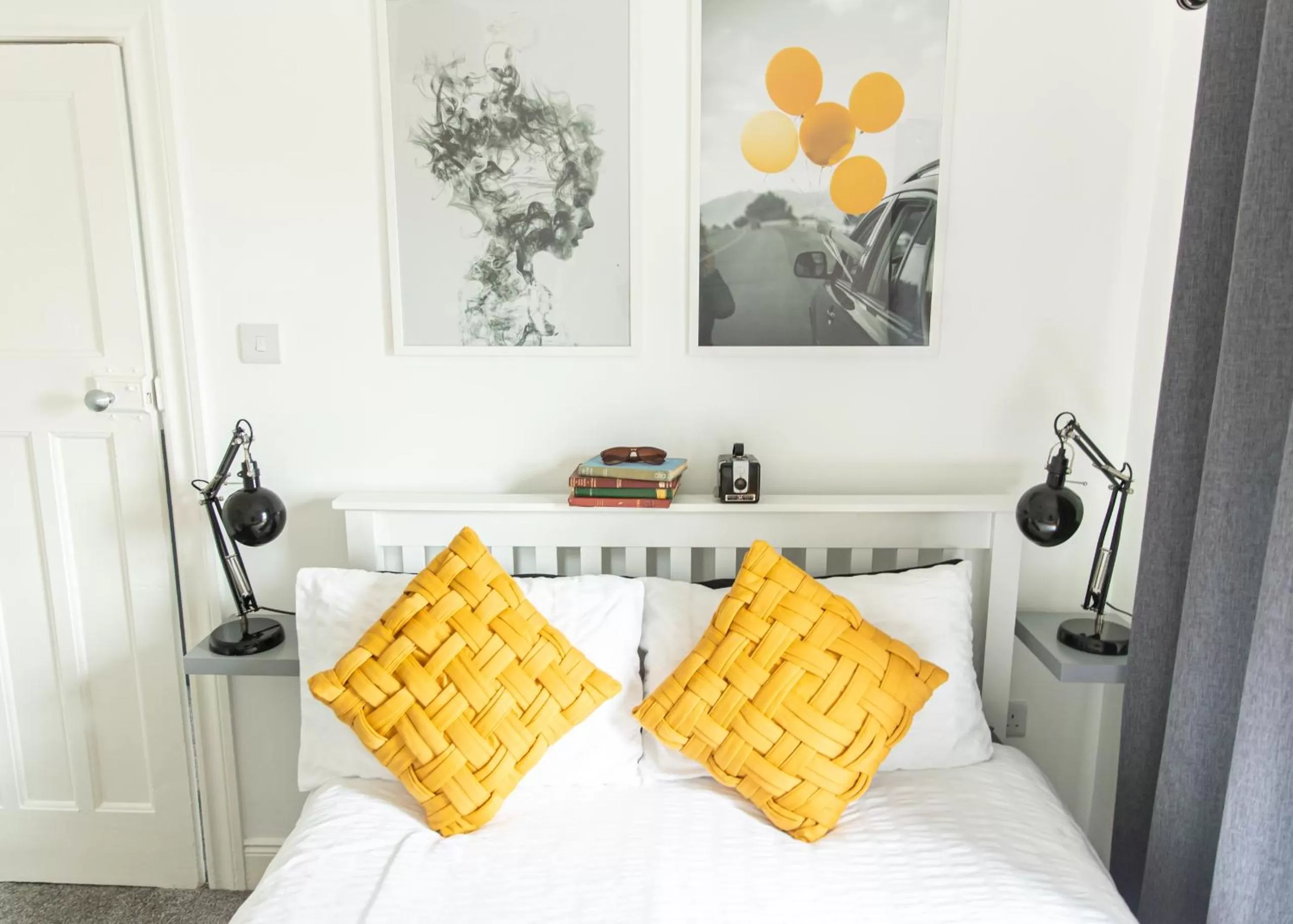 Bedroom, Bed in Entire family home , large rear garden and free parking