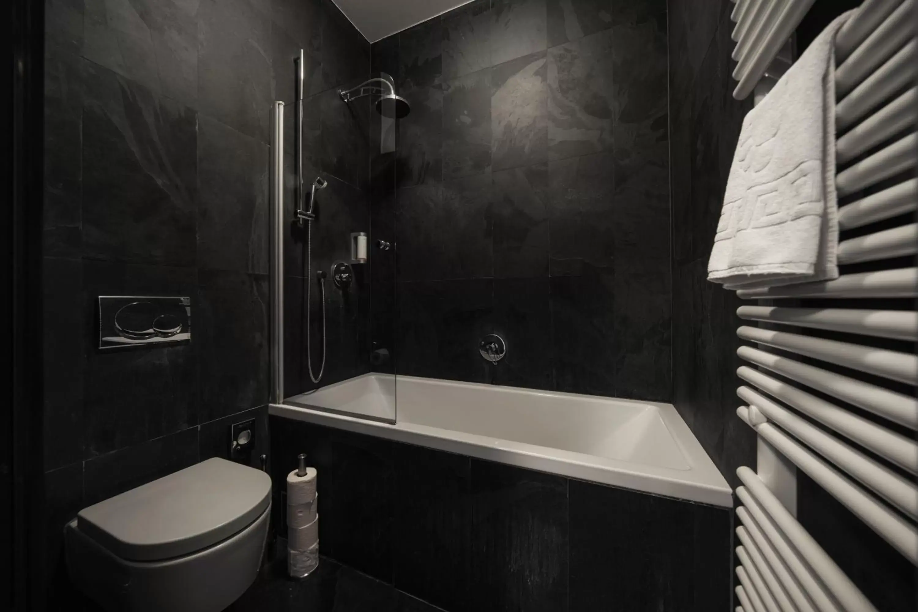 Bathroom in Hotel NOIR