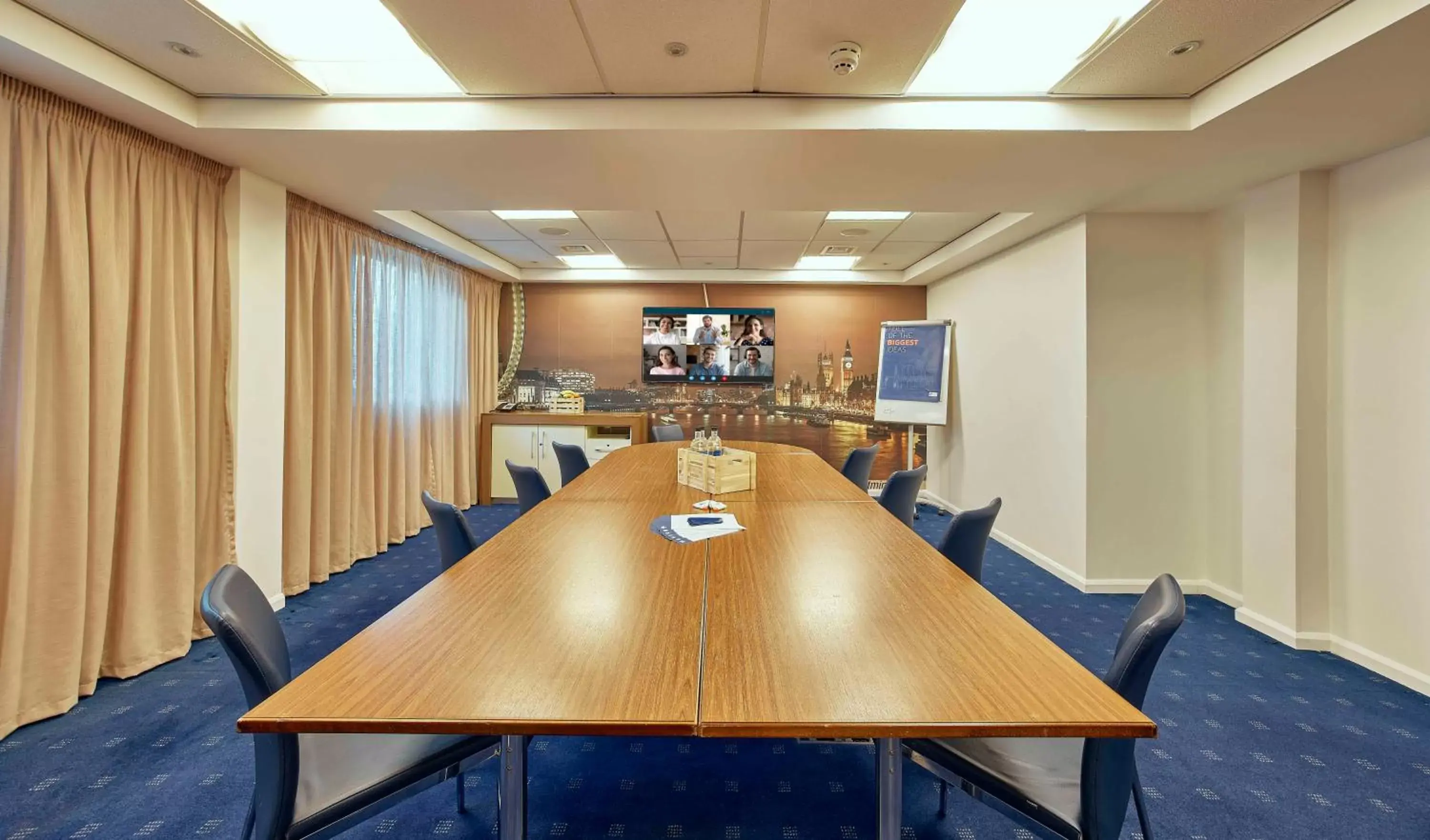 Meeting/conference room in Holiday Inn Express London Stratford, an IHG Hotel