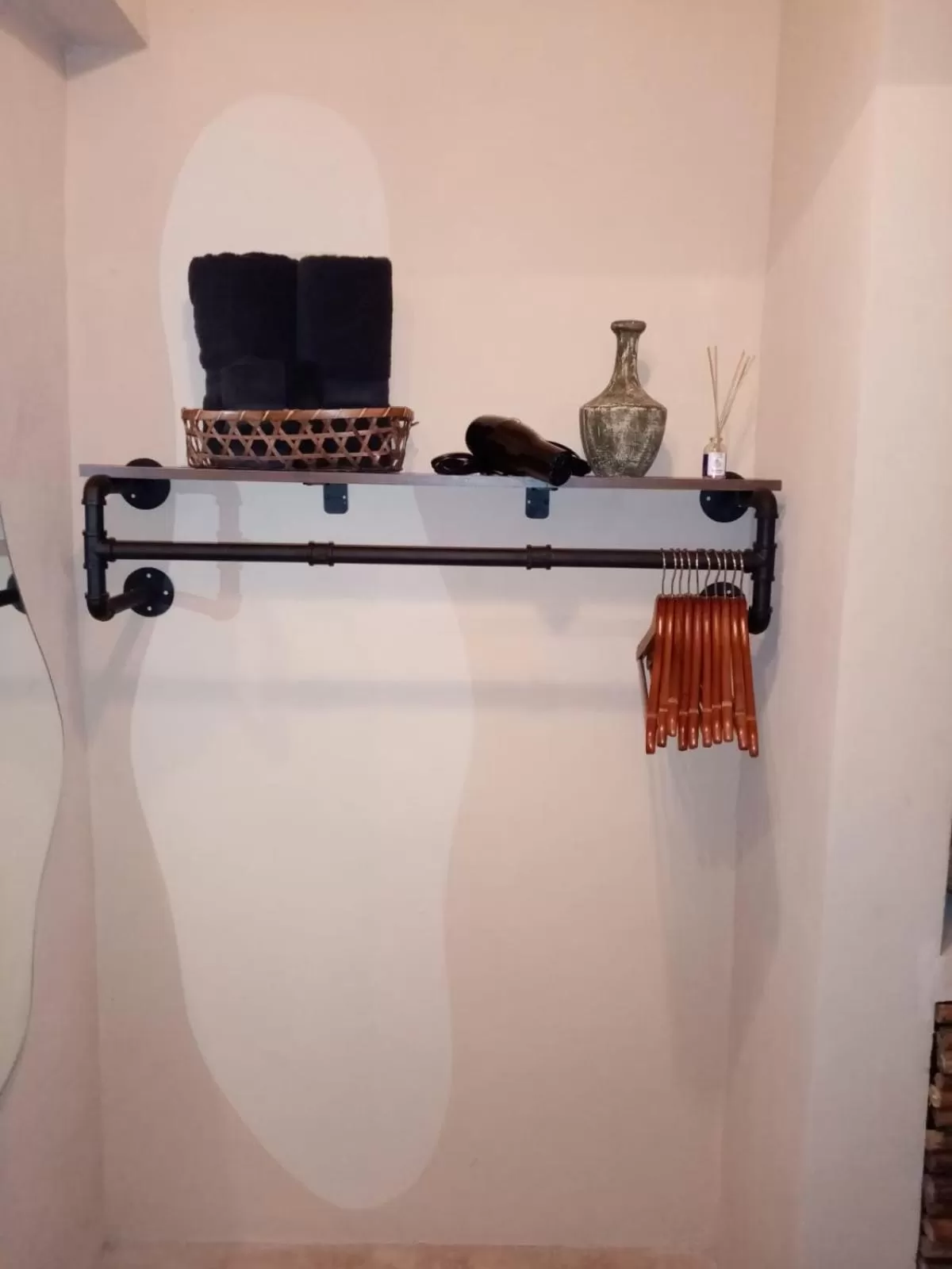 wardrobe in Hotel Boutique Refugio 41