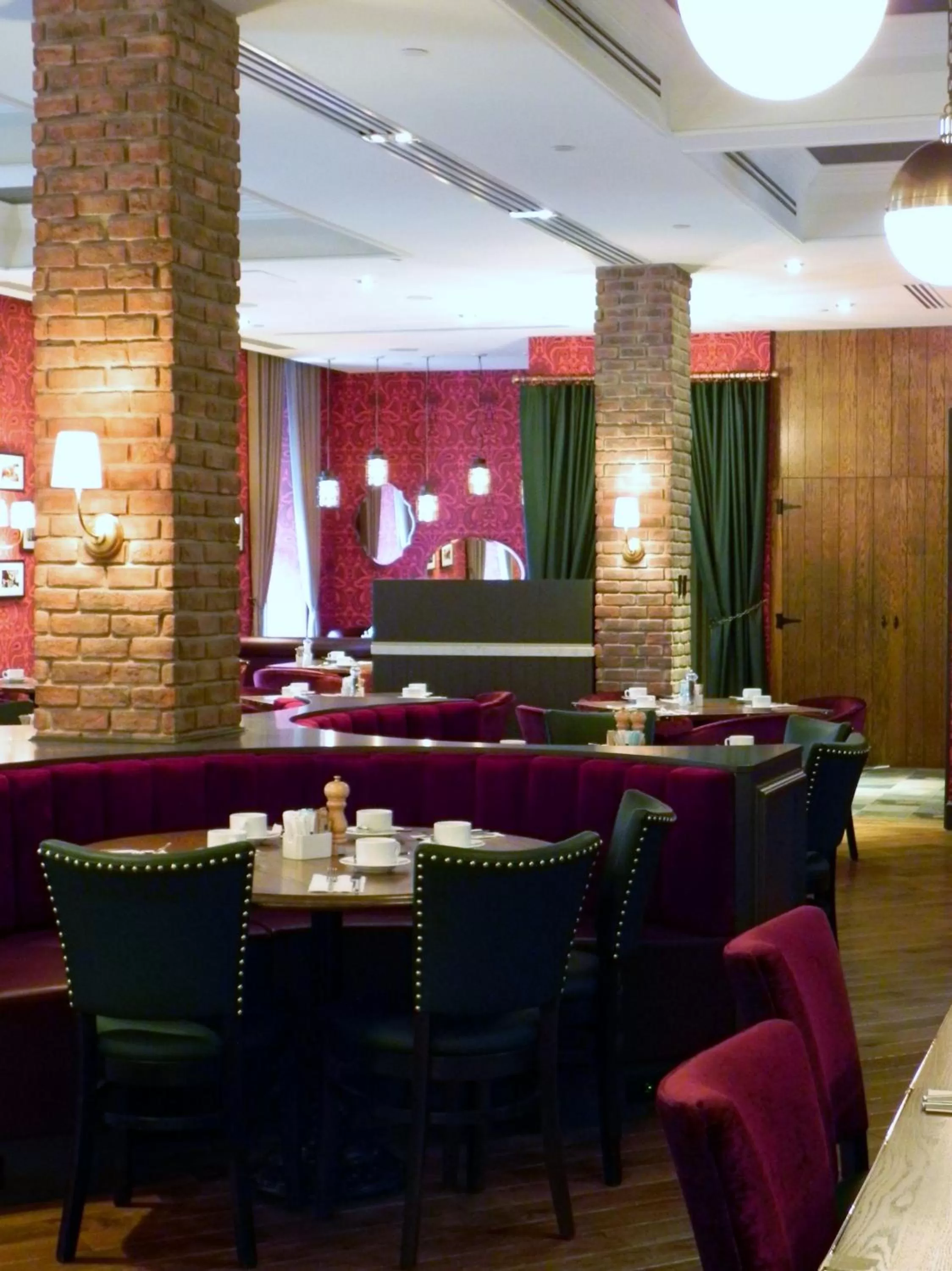 Restaurant/places to eat in DoubleTree by Hilton Ottawa Downtown