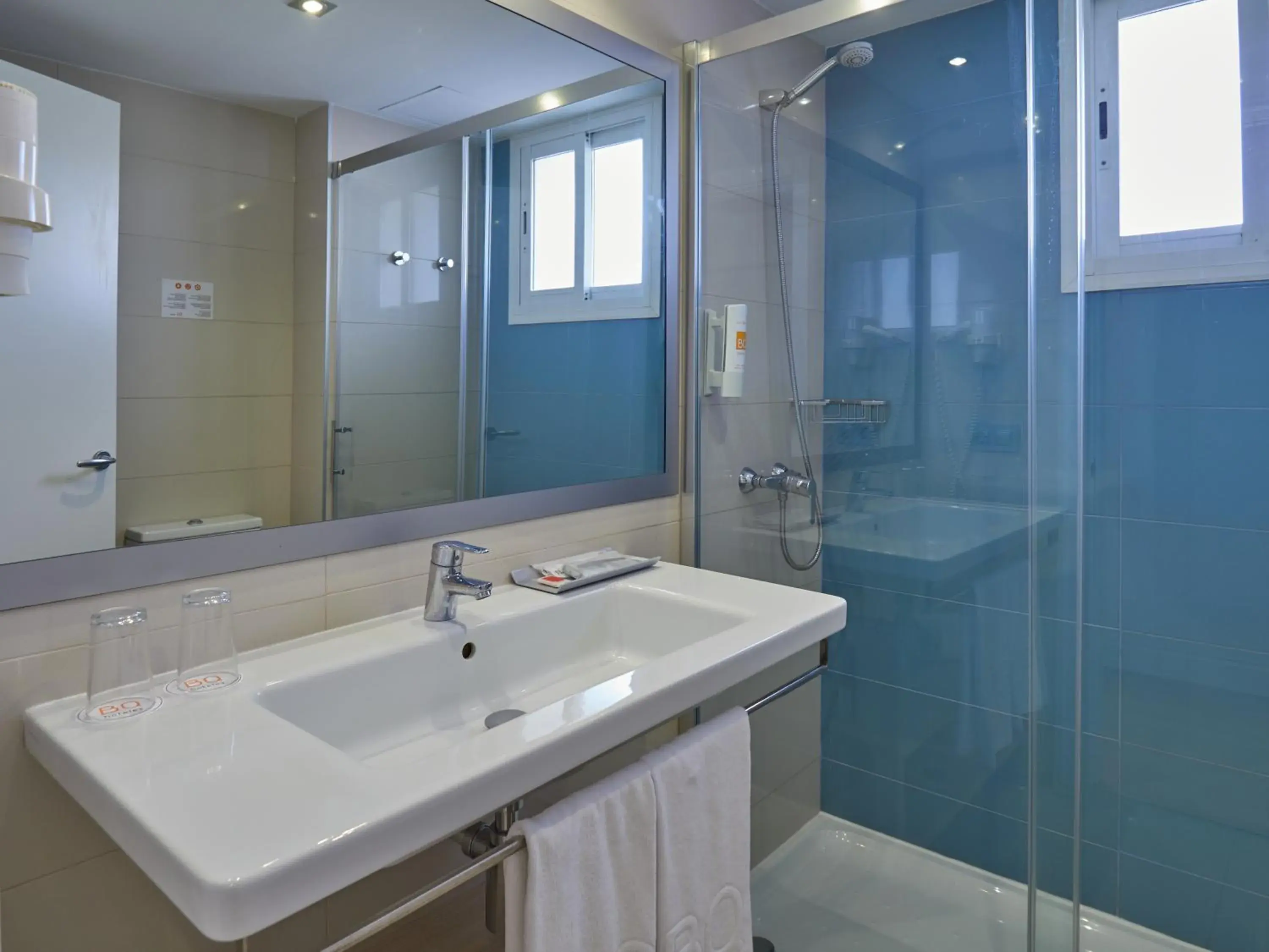 Bathroom in BQ Delfín Azul Hotel