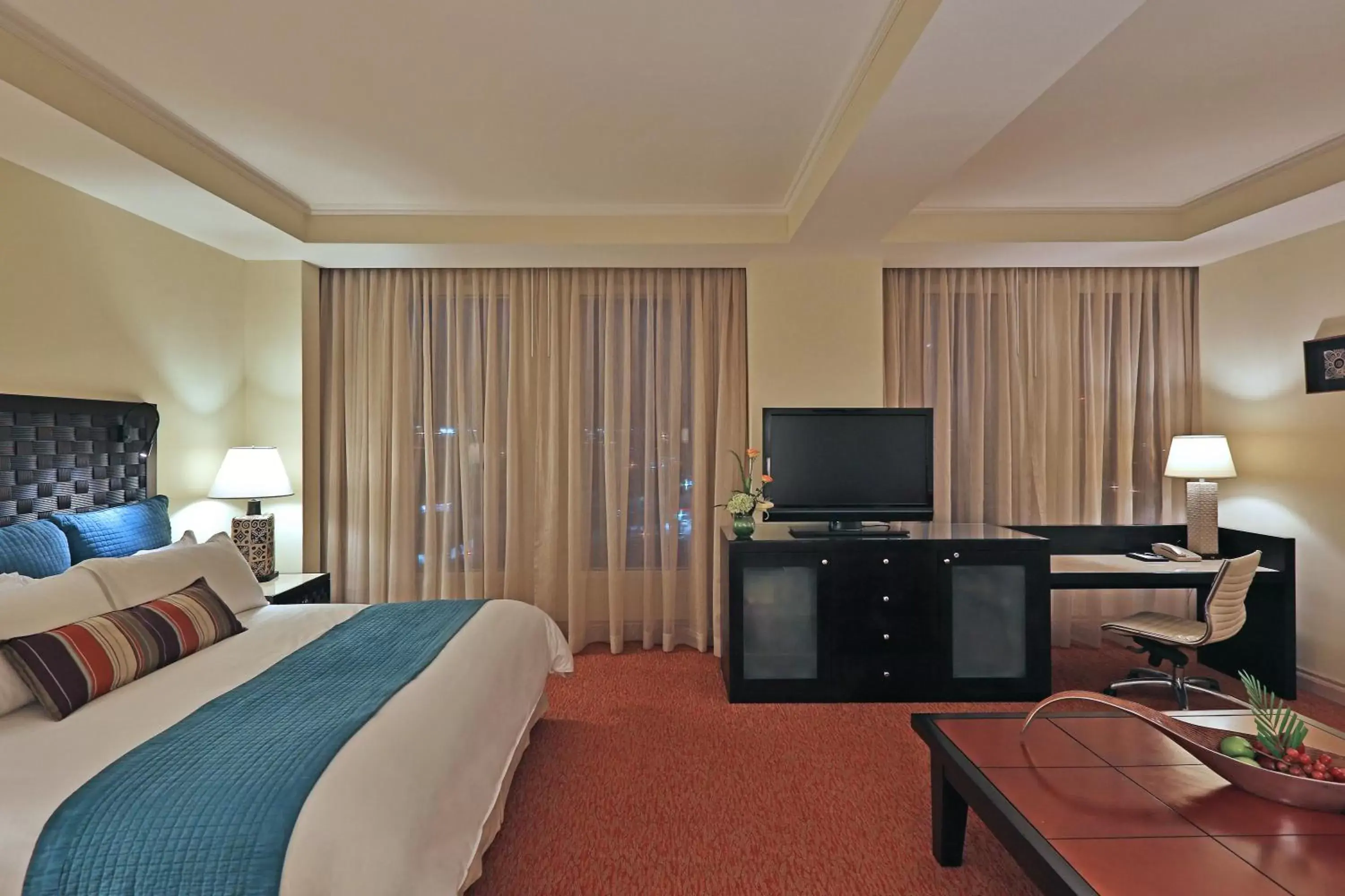 Photo of the whole room, TV/Entertainment Center in Hotel Real InterContinental San Pedro Sula, an IHG Hotel