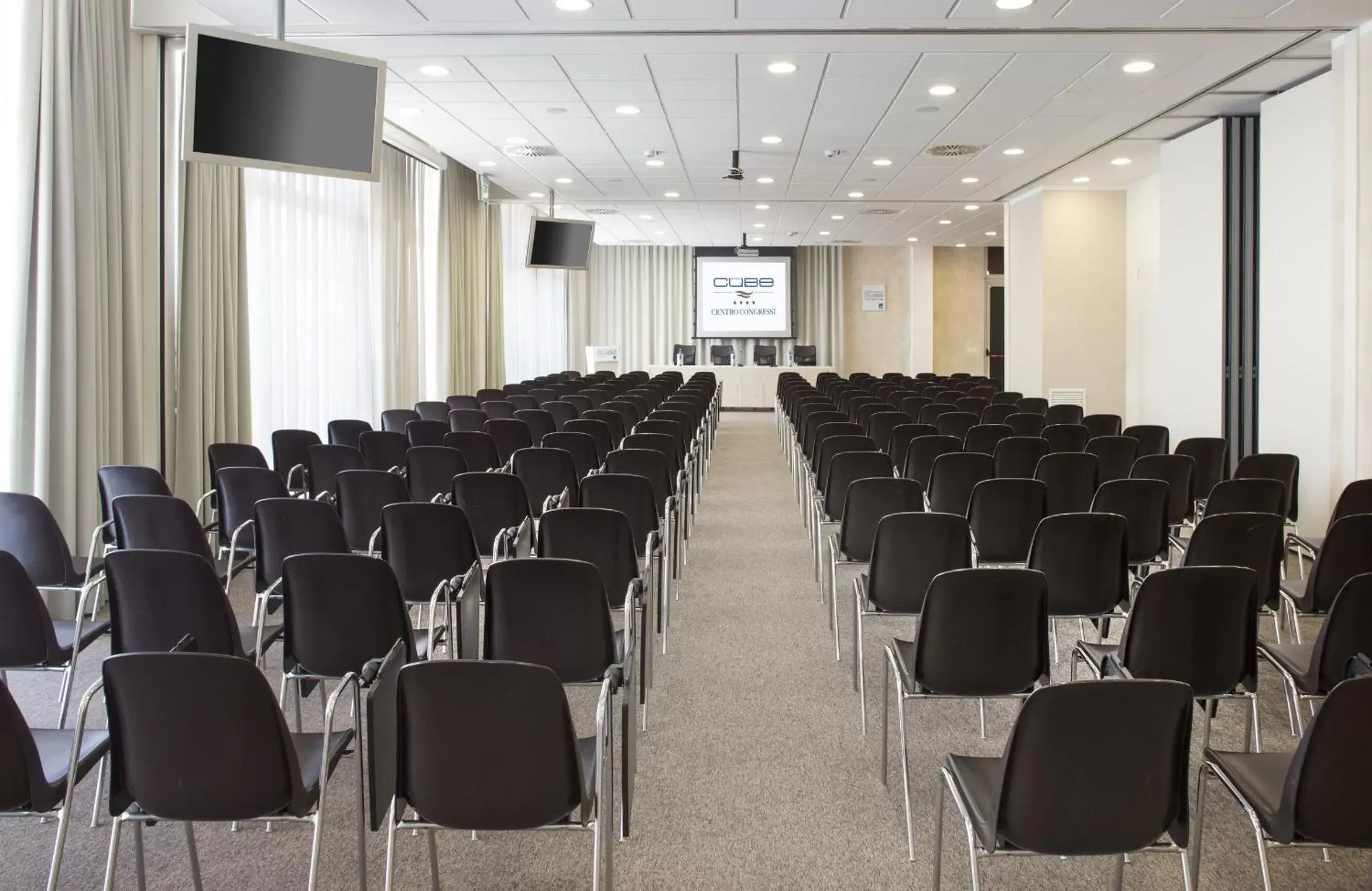 Meeting/conference room in Hotel Cube