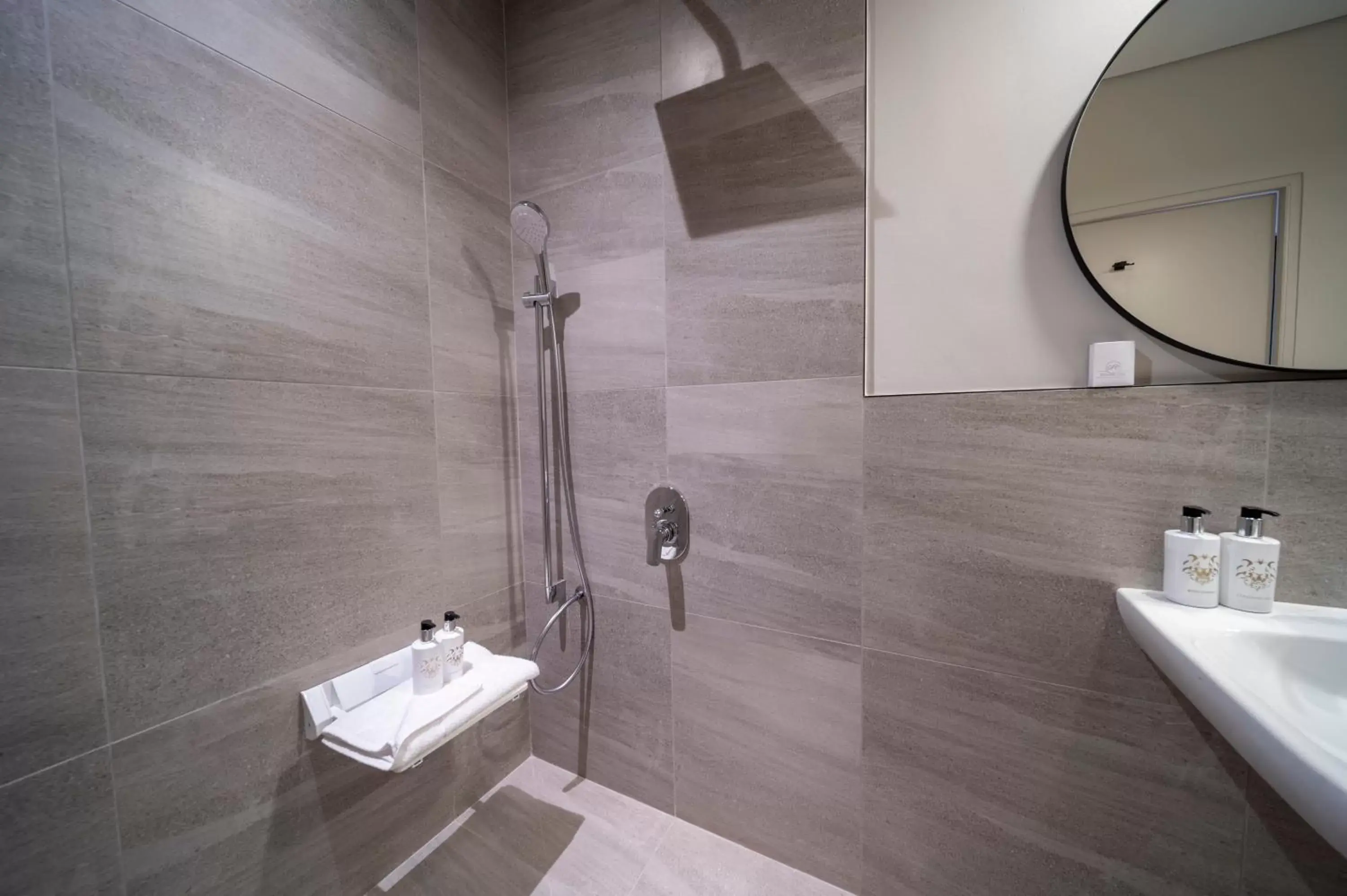 Shower, Bathroom in Kloof Street Hotel - Lion Roars Hotels & Lodges