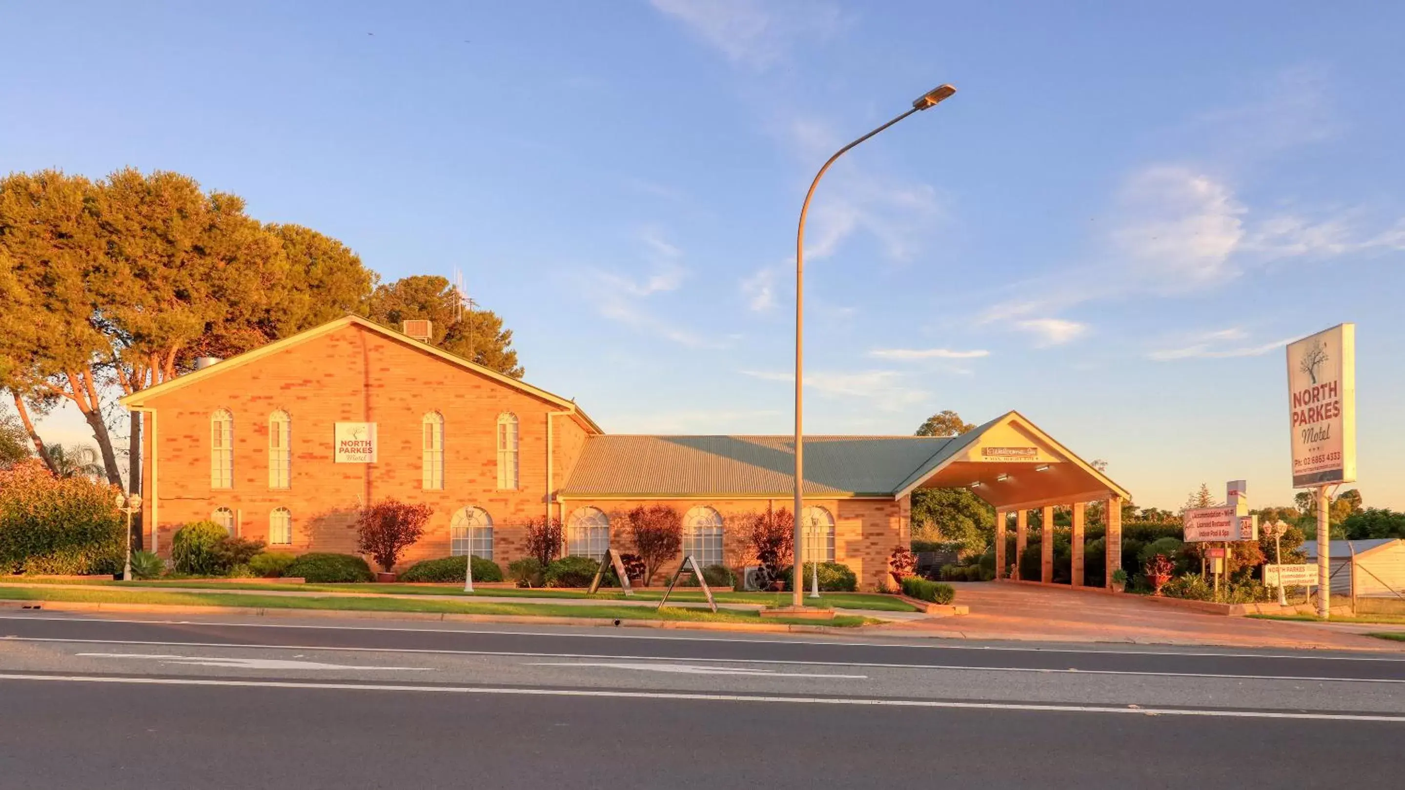 Property Building in North Parkes Motel