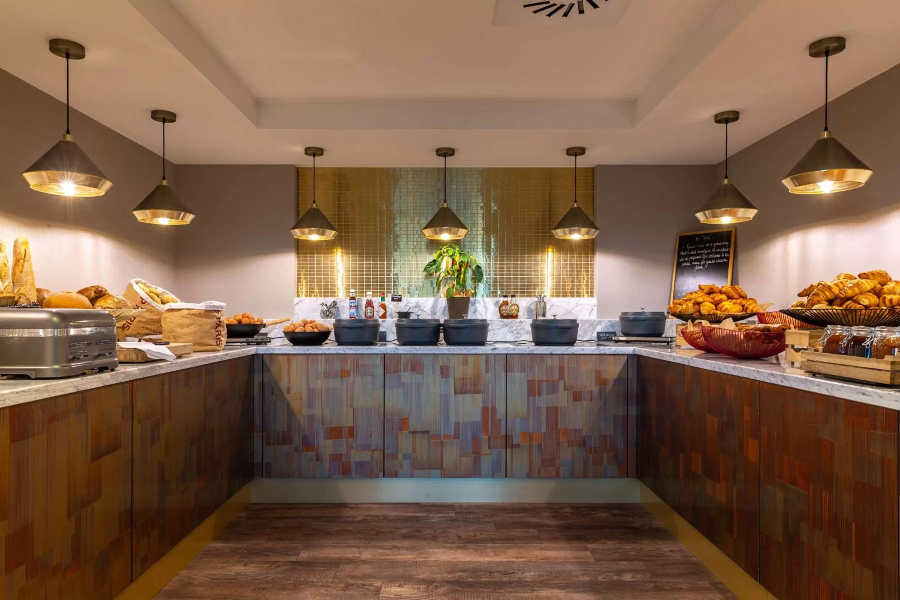 Restaurant/places to eat in Radisson Blu Hotel, Antwerp City Centre