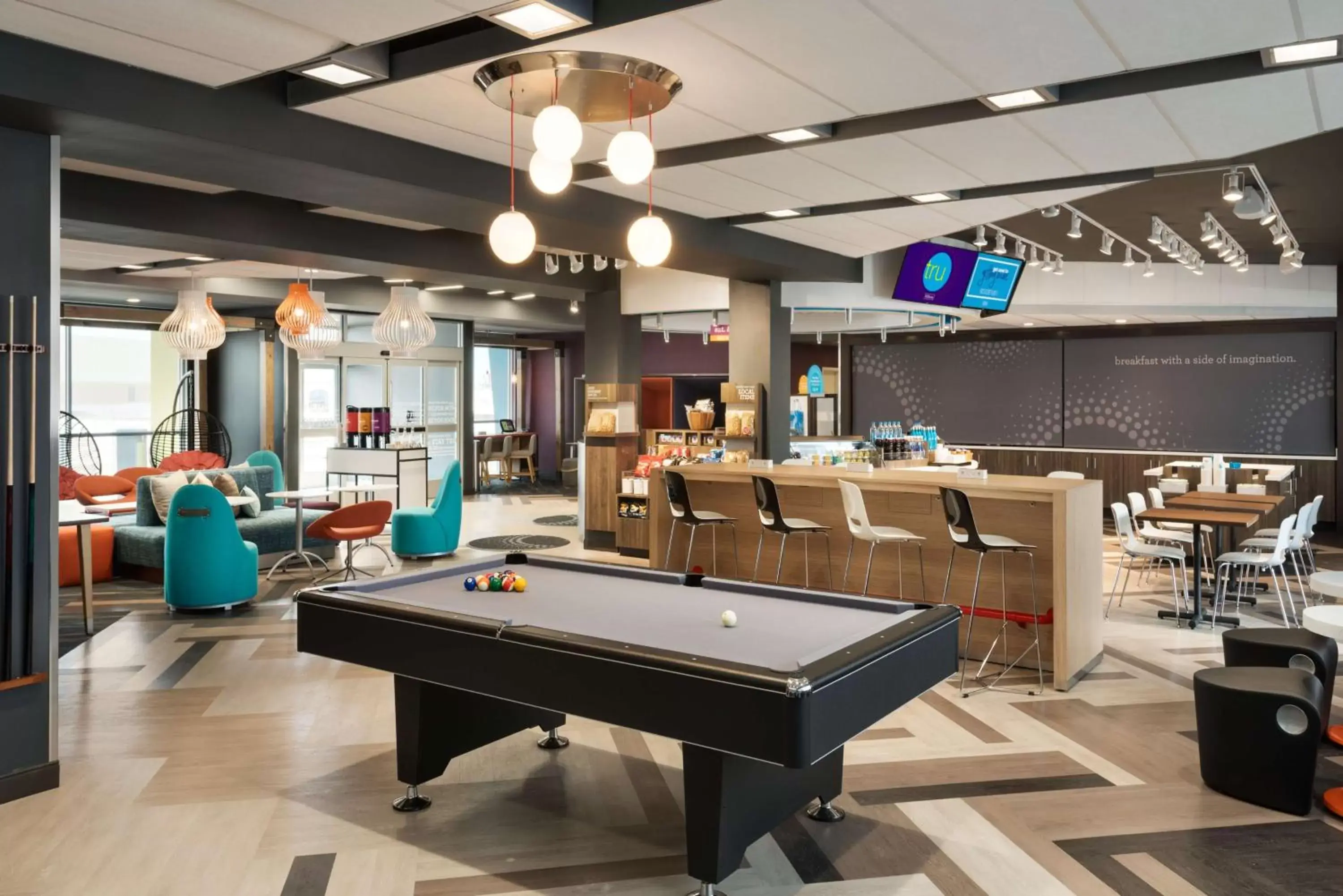 Lobby or reception, Billiards in Tru By Hilton Cedar Rapids Westdale