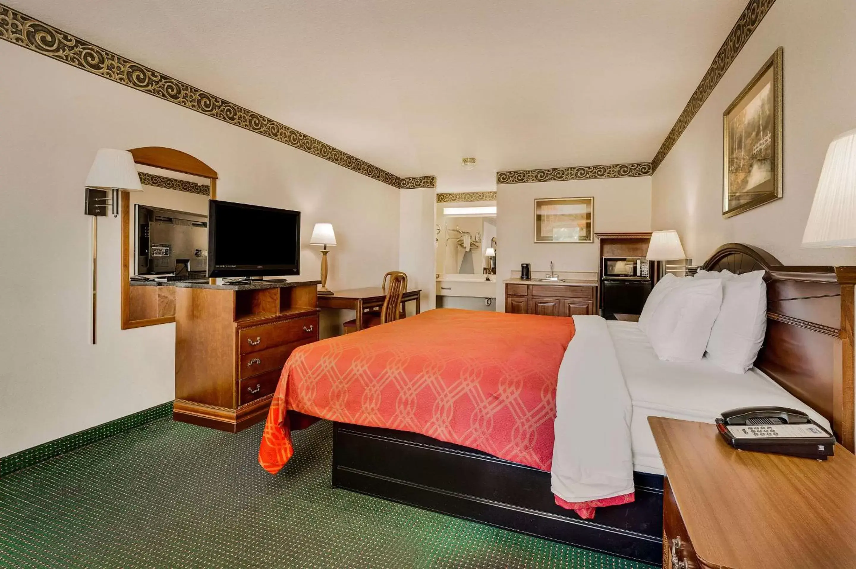 Bedroom, Bed in Rodeway Inn Sandersville Bedroom, Bed in Rodeway Inn Sandersville