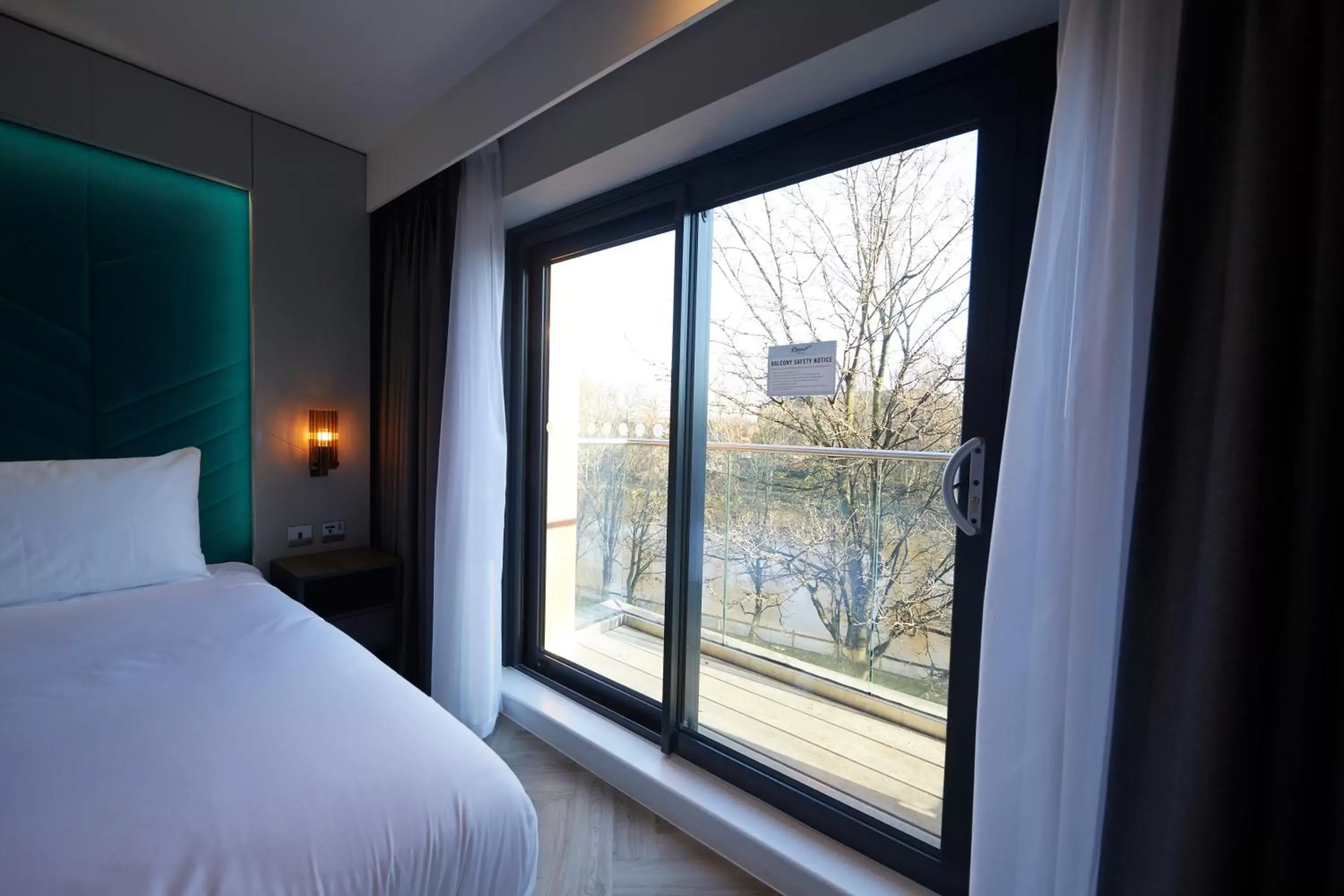 View (from property/room), Bed in Roomzzz York City View (from property/room), Bed in Roomzzz York City