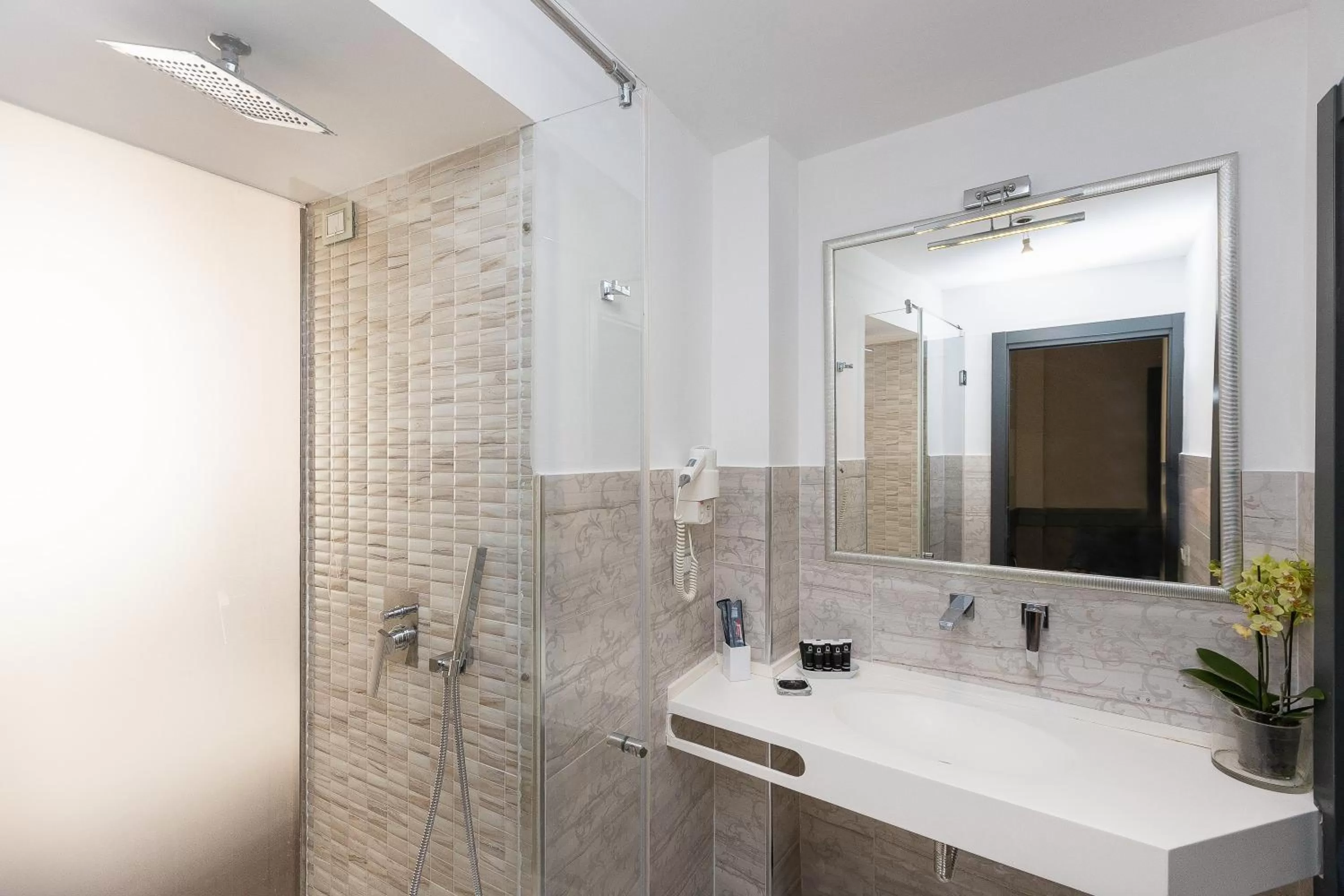 Bathroom in Hotel Castellino Roma