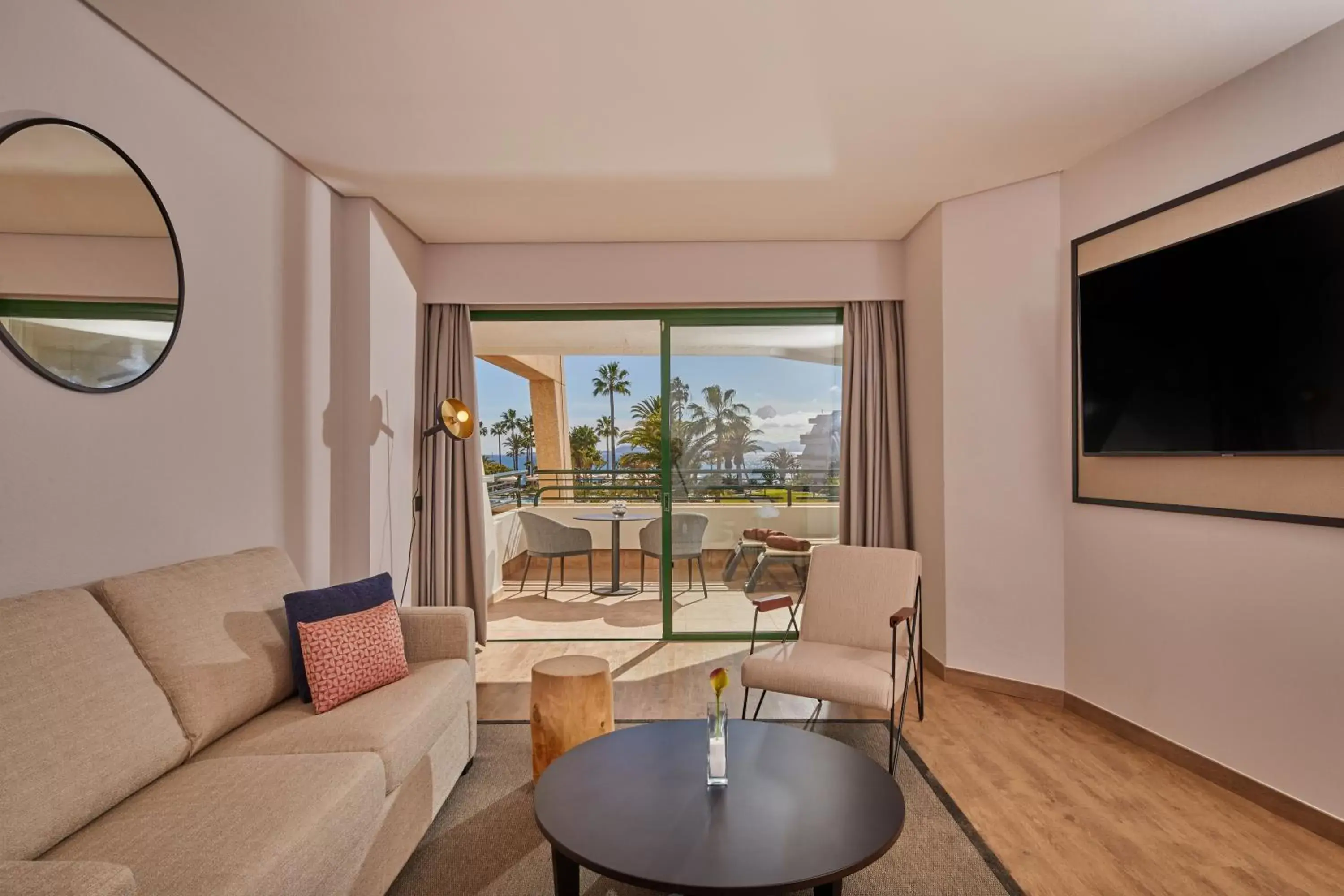 TV and multimedia, Seating Area in Dreams Lanzarote Playa Dorada Resort & Spa