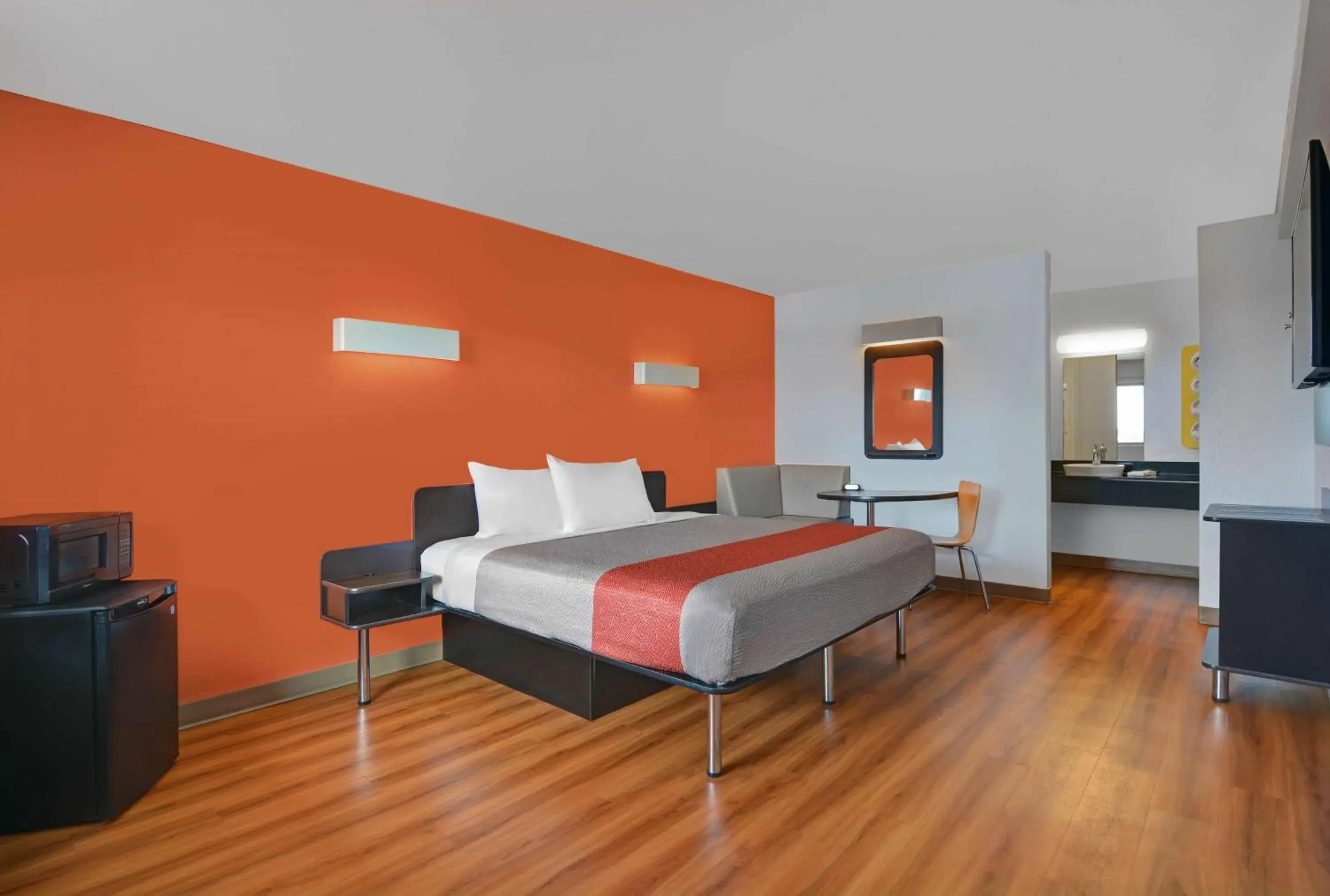 Bed in Motel 6-Cutler Bay, FL