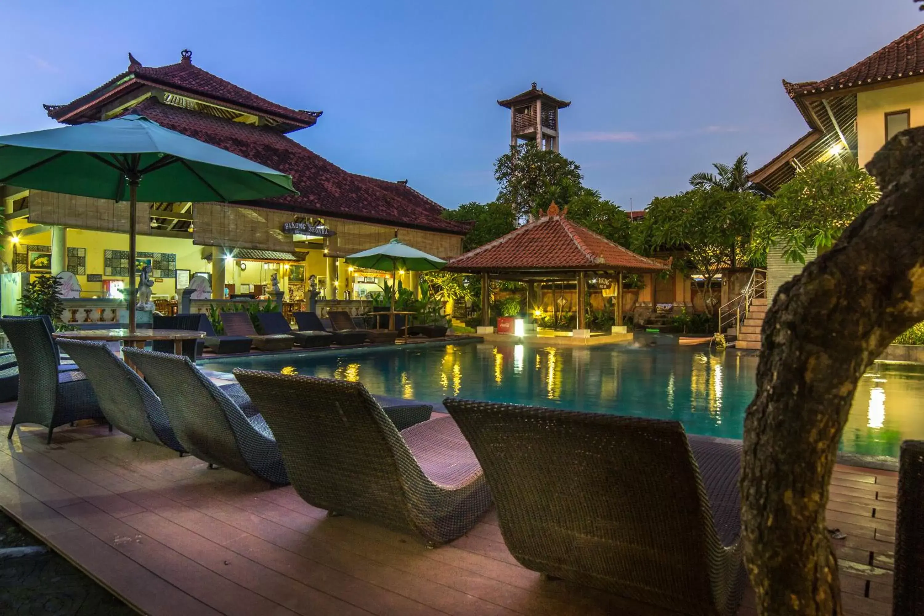 Swimming Pool in Bakung Beach Resort