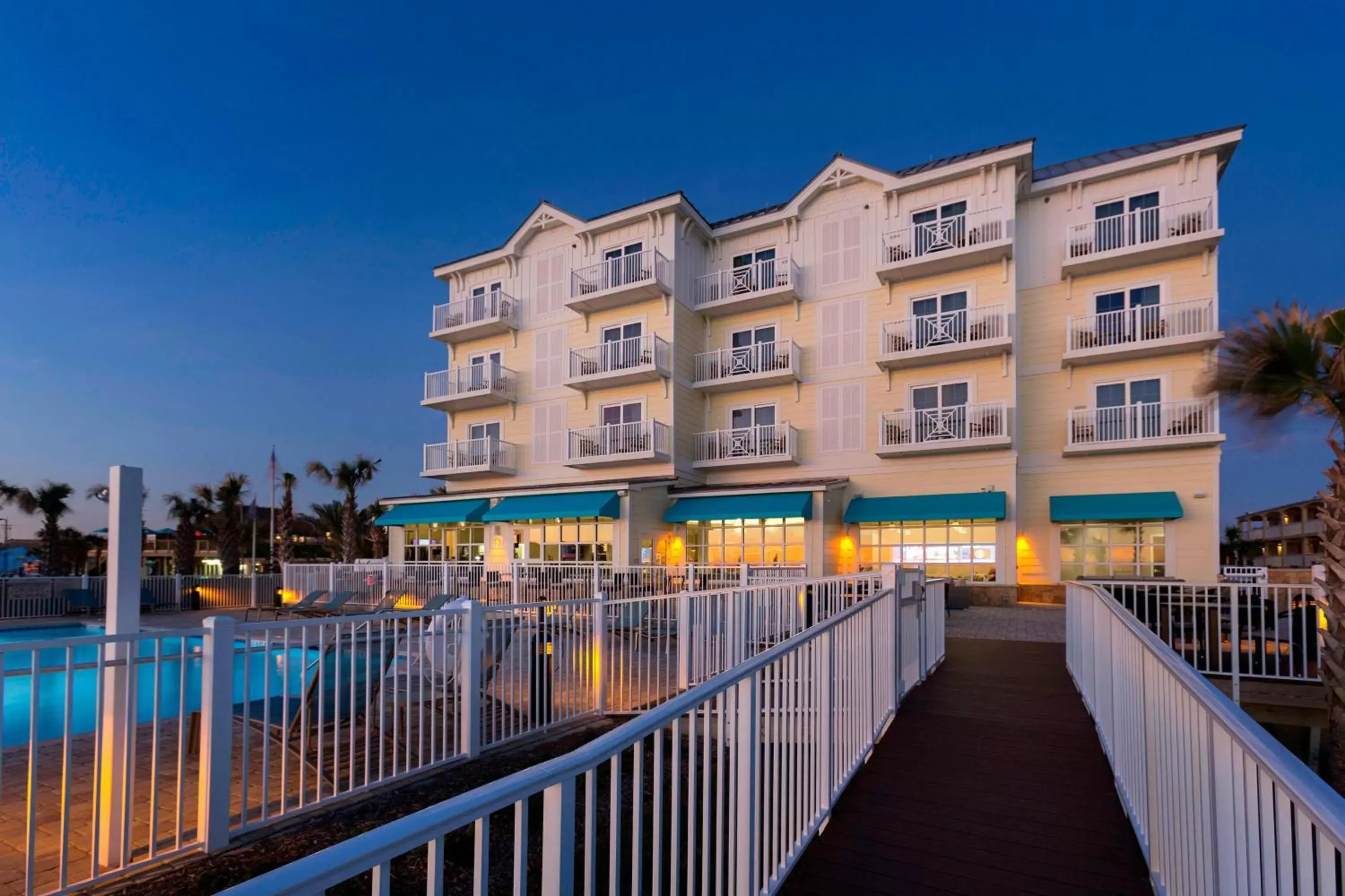 Property building, Swimming Pool in SpringHill Suites by Marriott New Smyrna Beach