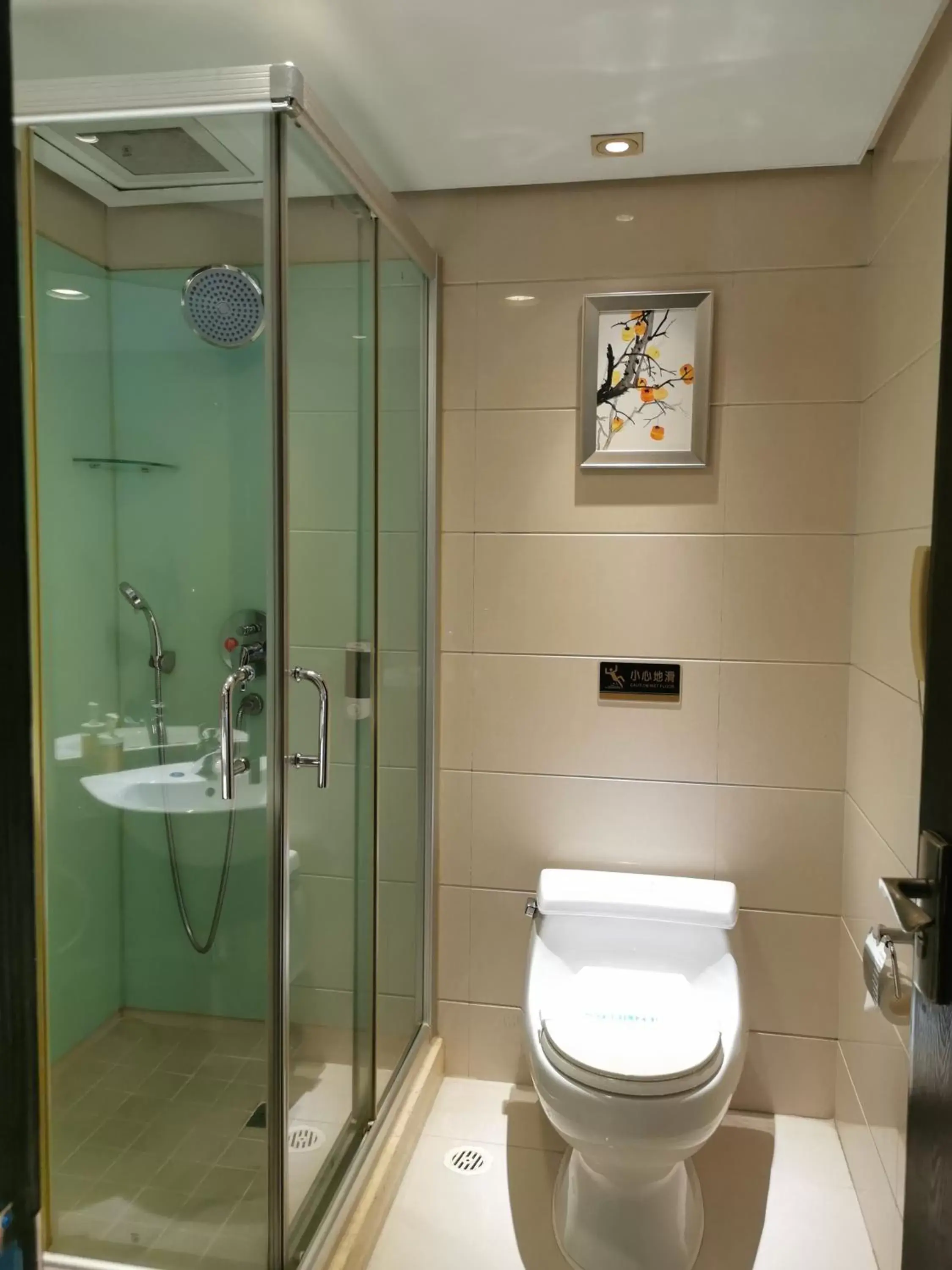 Shower, Bathroom in Hua Shi Hotel