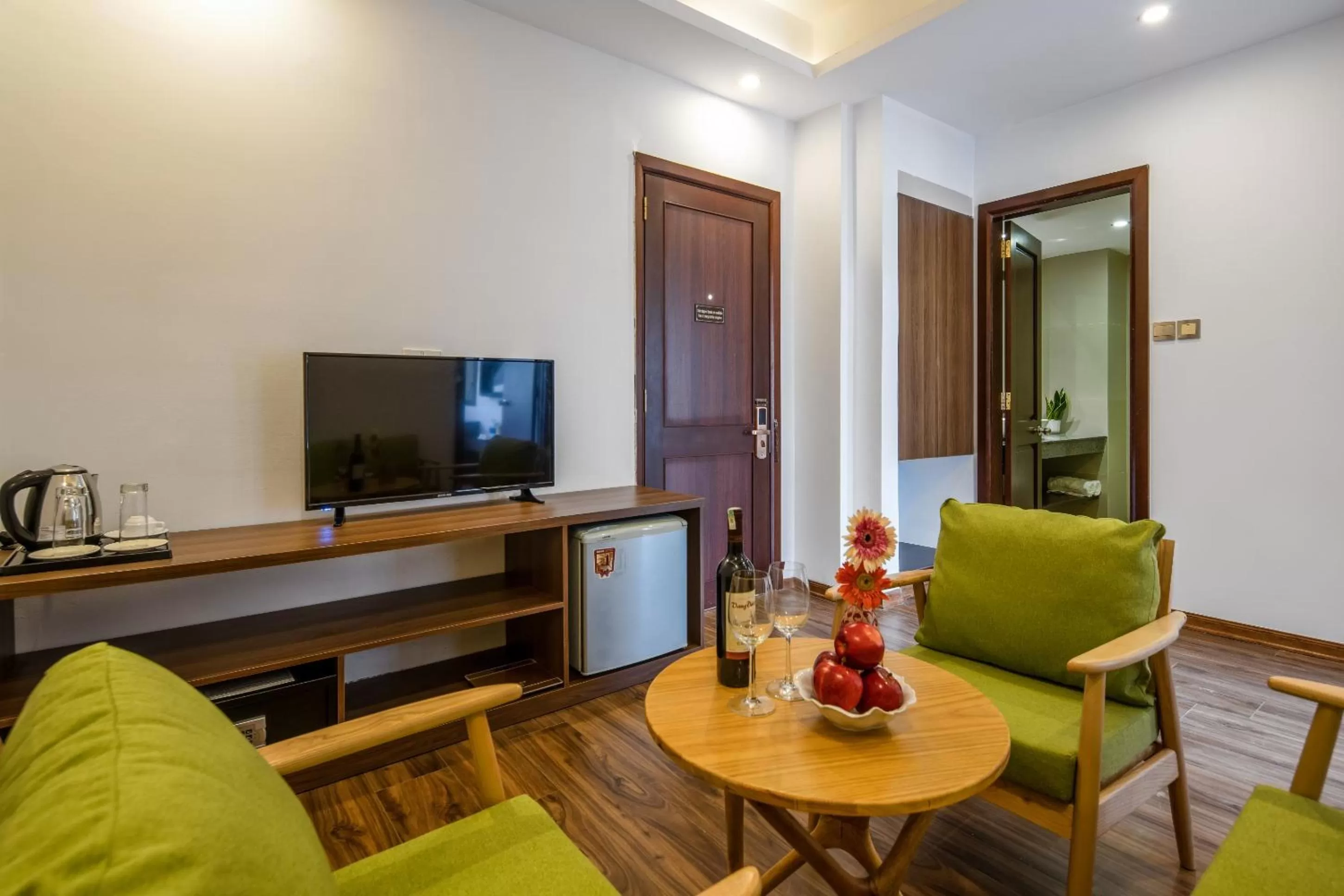 Living room, TV/Entertainment Center in TRIPLE Riverside Villa Hotel HoiAn