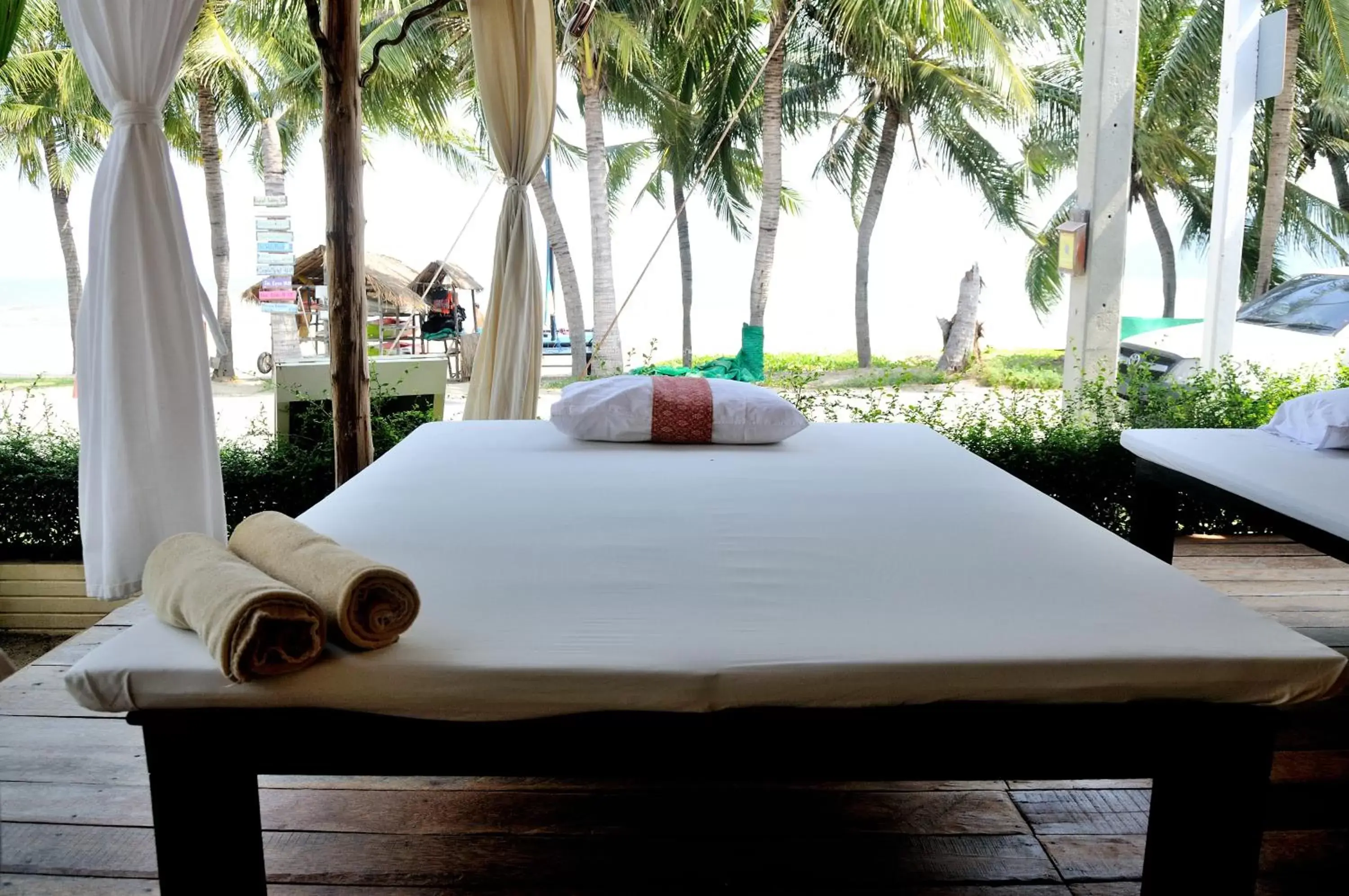 Massage in Dolphin Bay Beach Resort