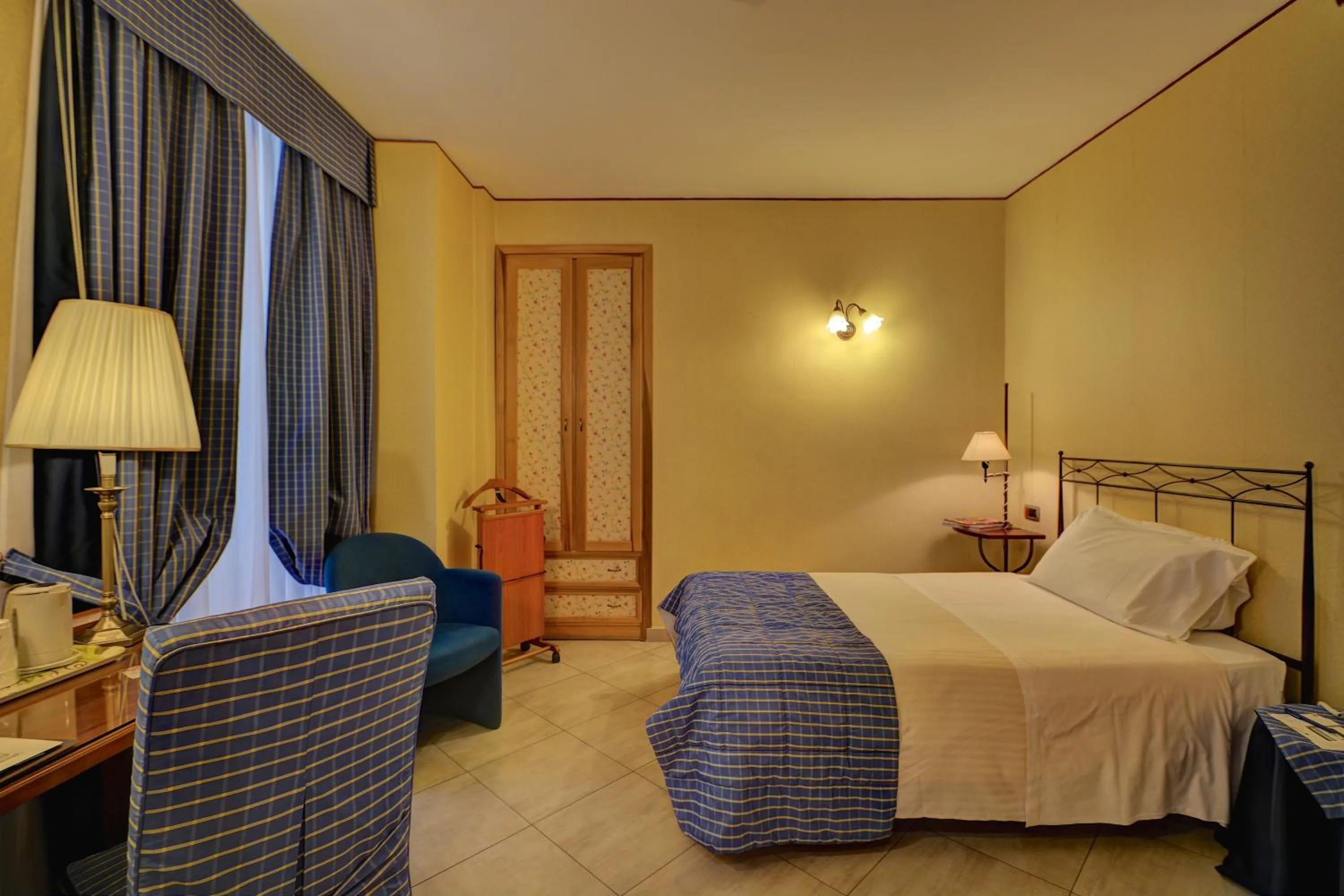 Photo of the whole room, Bed in Best Western Hotel Genio