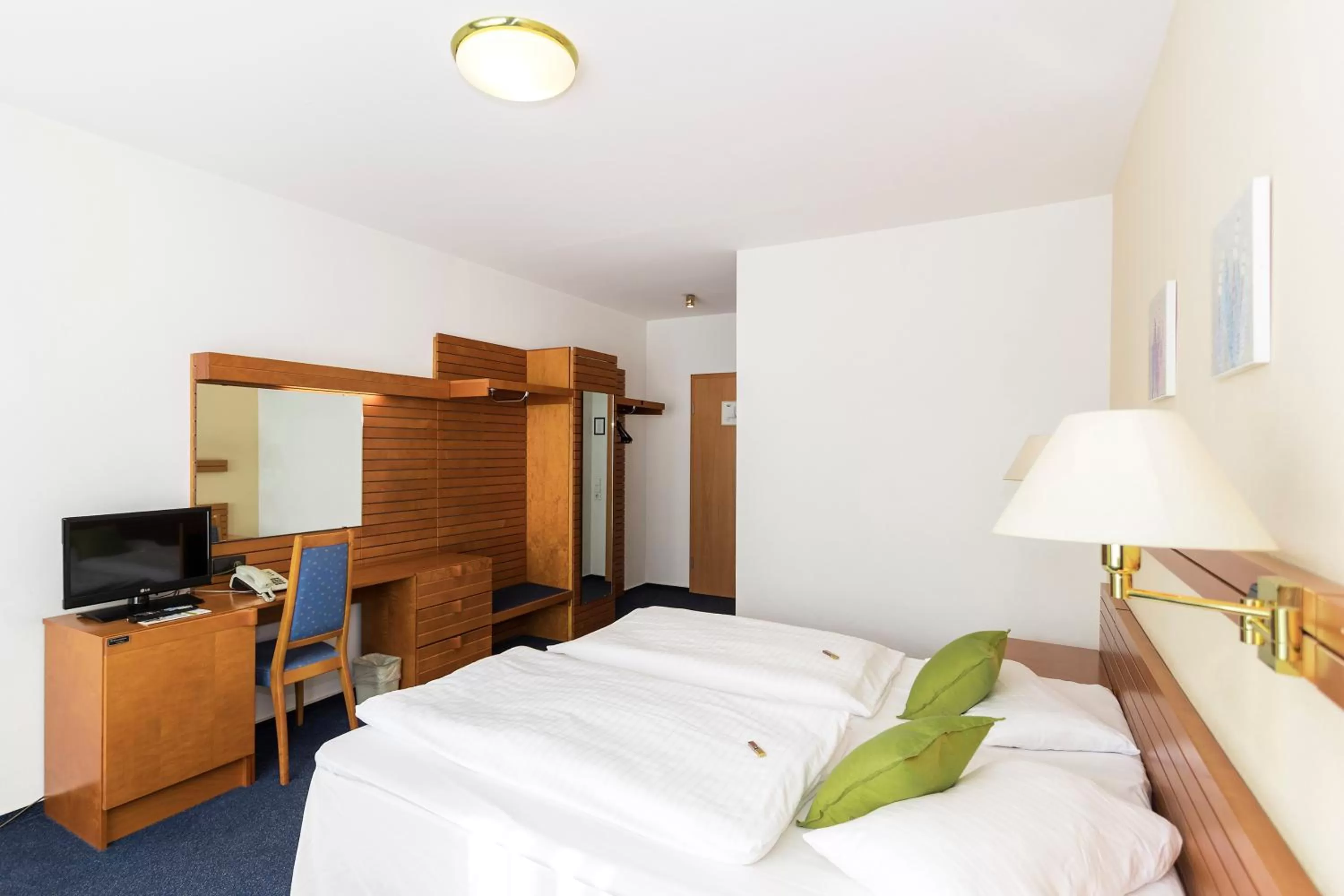 Bedroom, Bed in Hotel am See