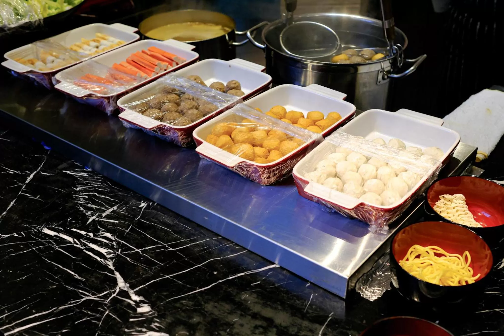 Restaurant/places to eat in South Pacific Hotel