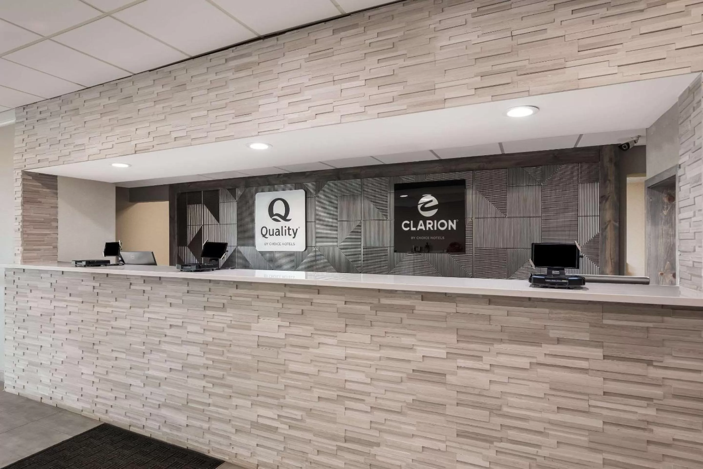 Lobby or reception in Quality Inn Joliet