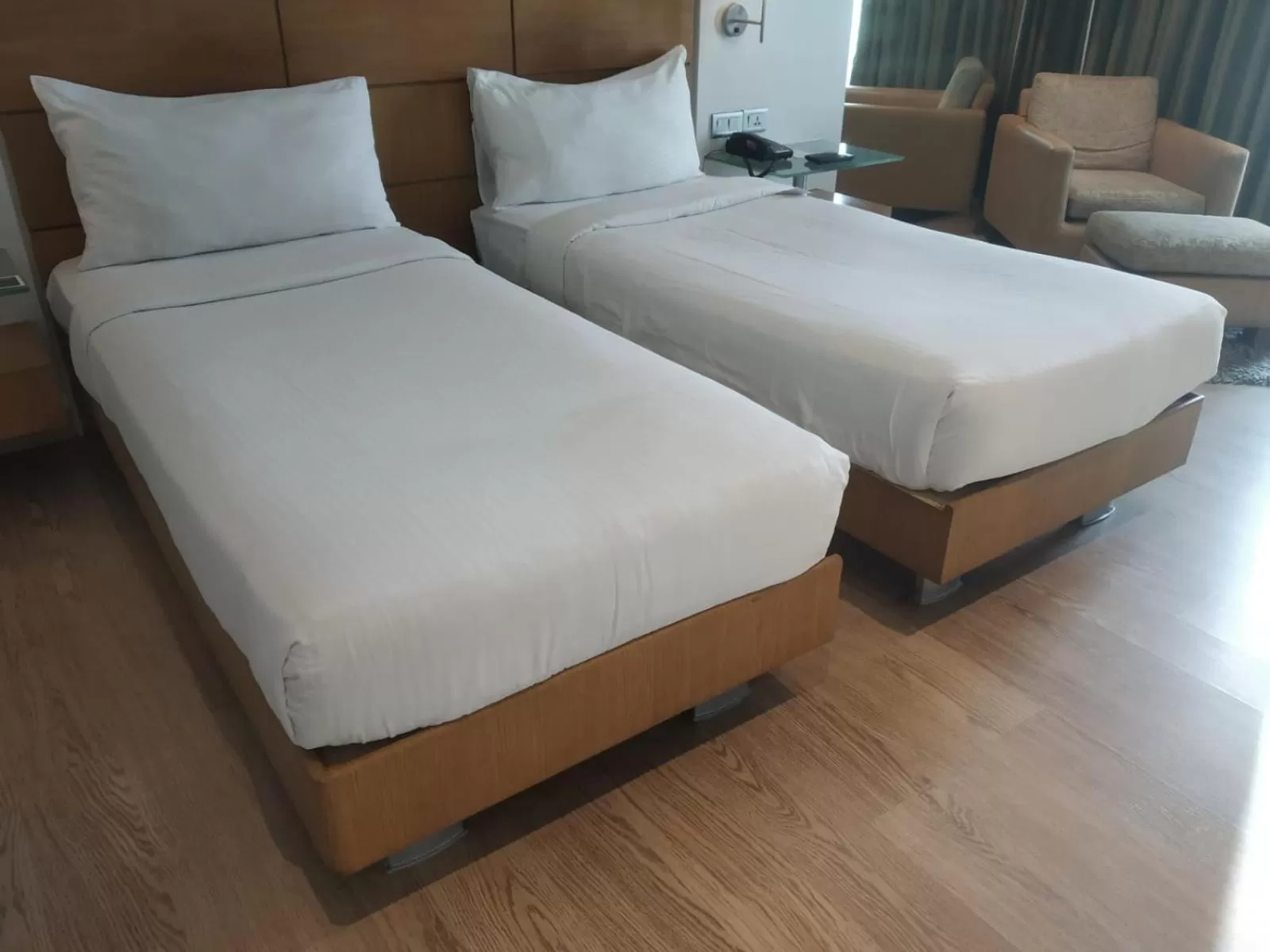 Photo of the whole room, Bed in Mirage Hotel, Mumbai International Airport