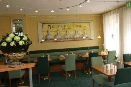 Restaurant/places to eat in Memphis Hotel Restaurant/places to eat in Memphis Hotel