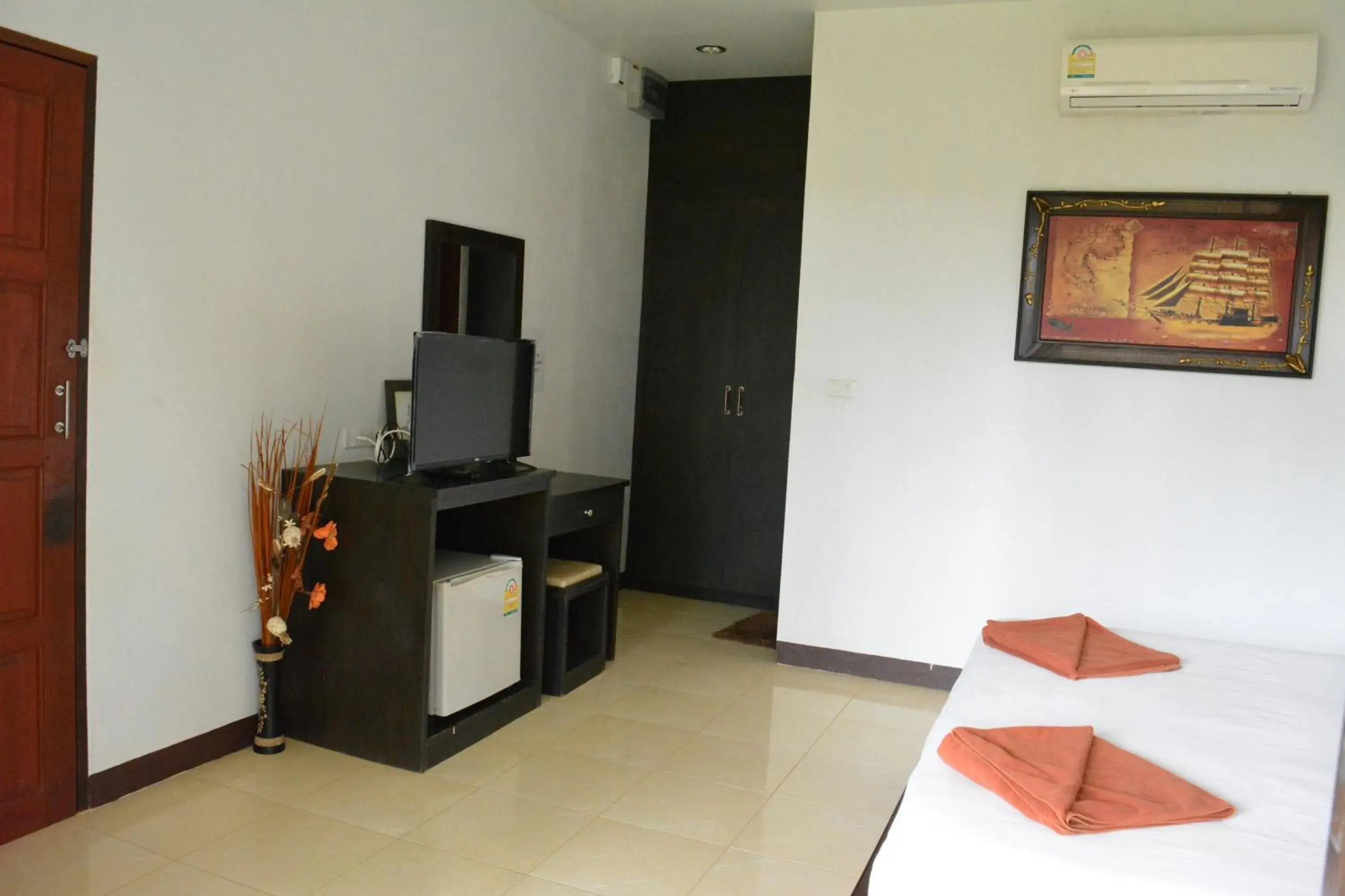 TV and multimedia, TV/Entertainment Center in Lanta Family resort