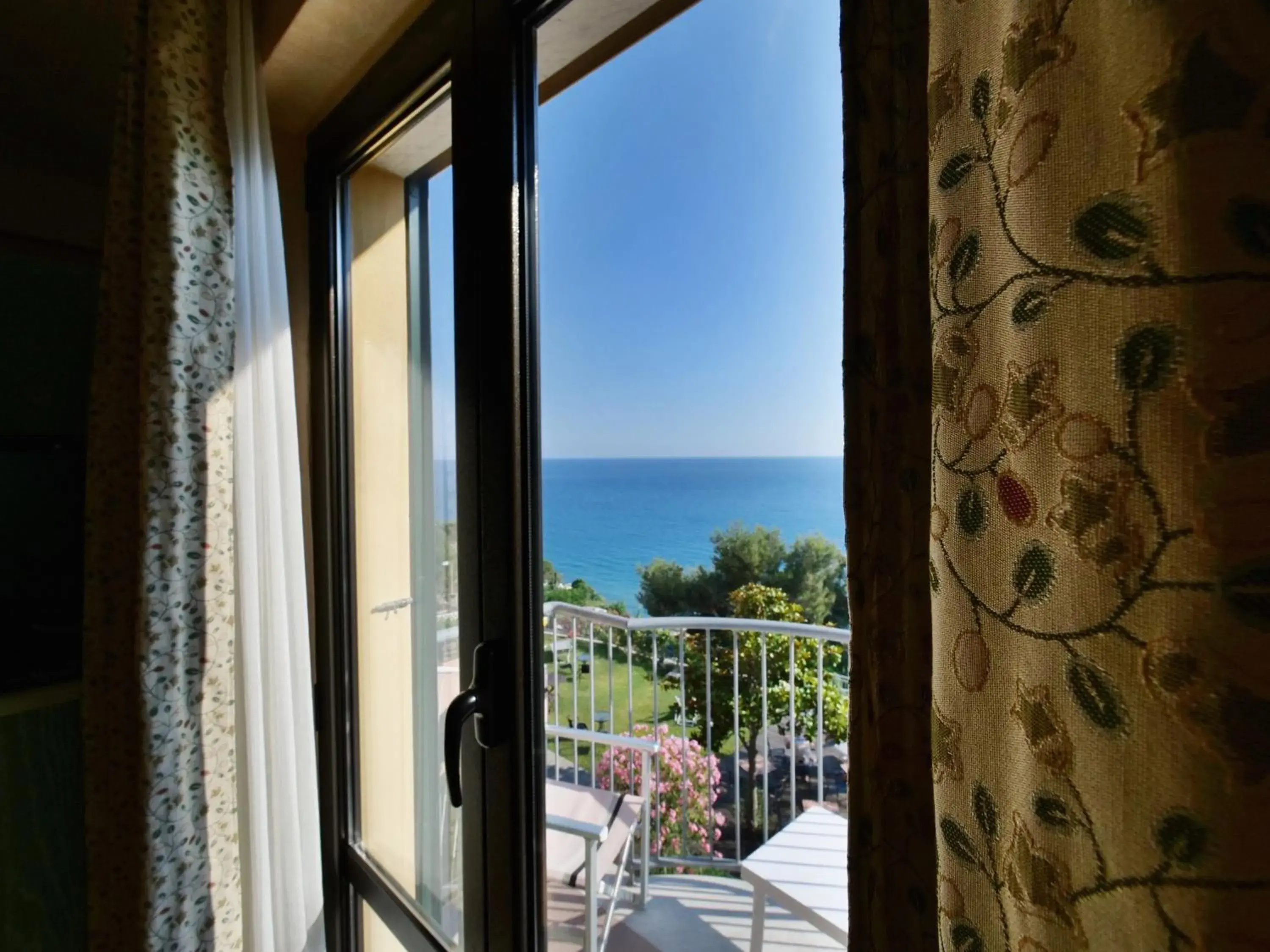 View (from property/room), Sea View in Hotel Residence Mondial