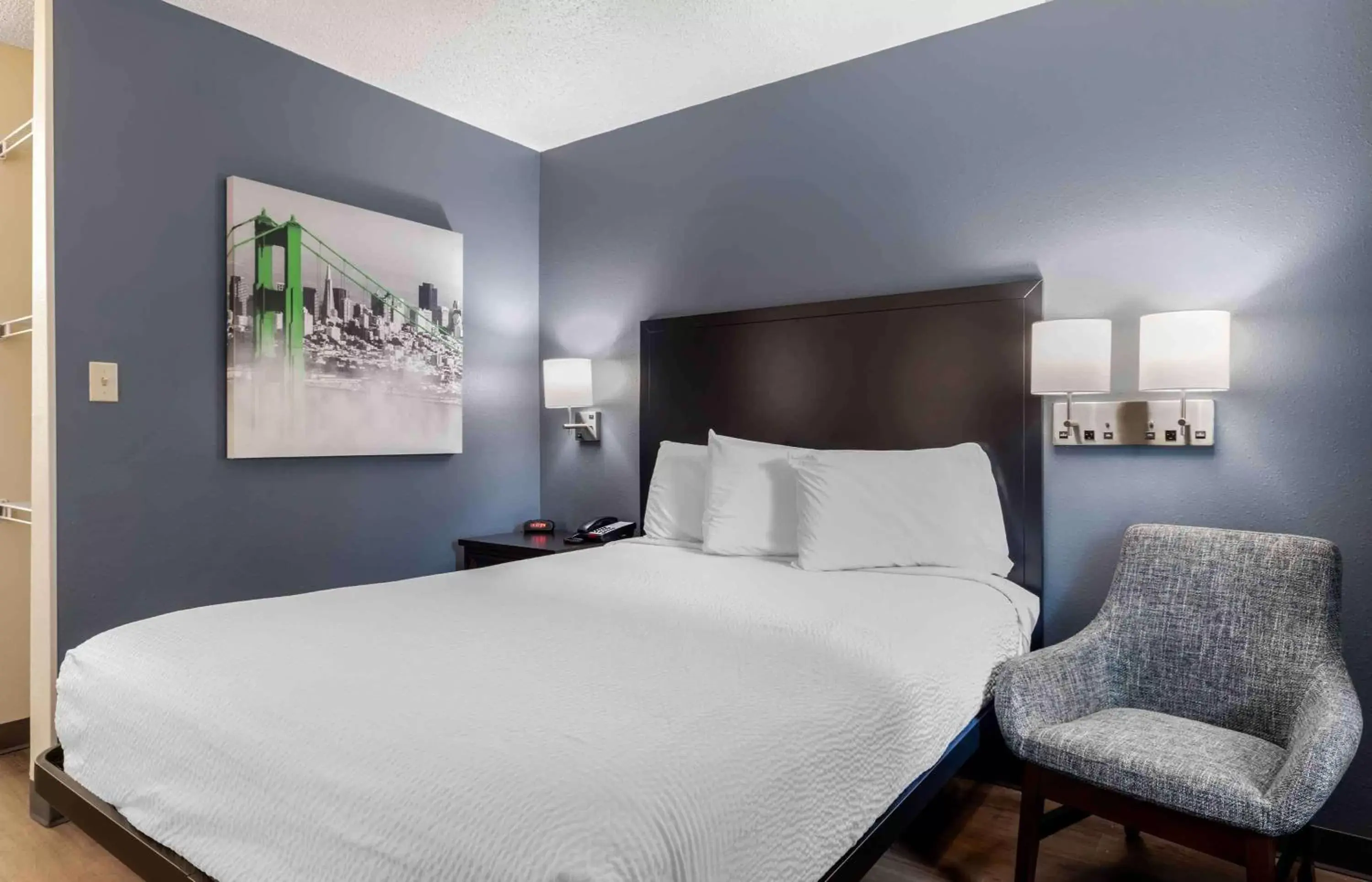 Bedroom, Bed in Extended Stay America Suites - Dallas - Coit Road