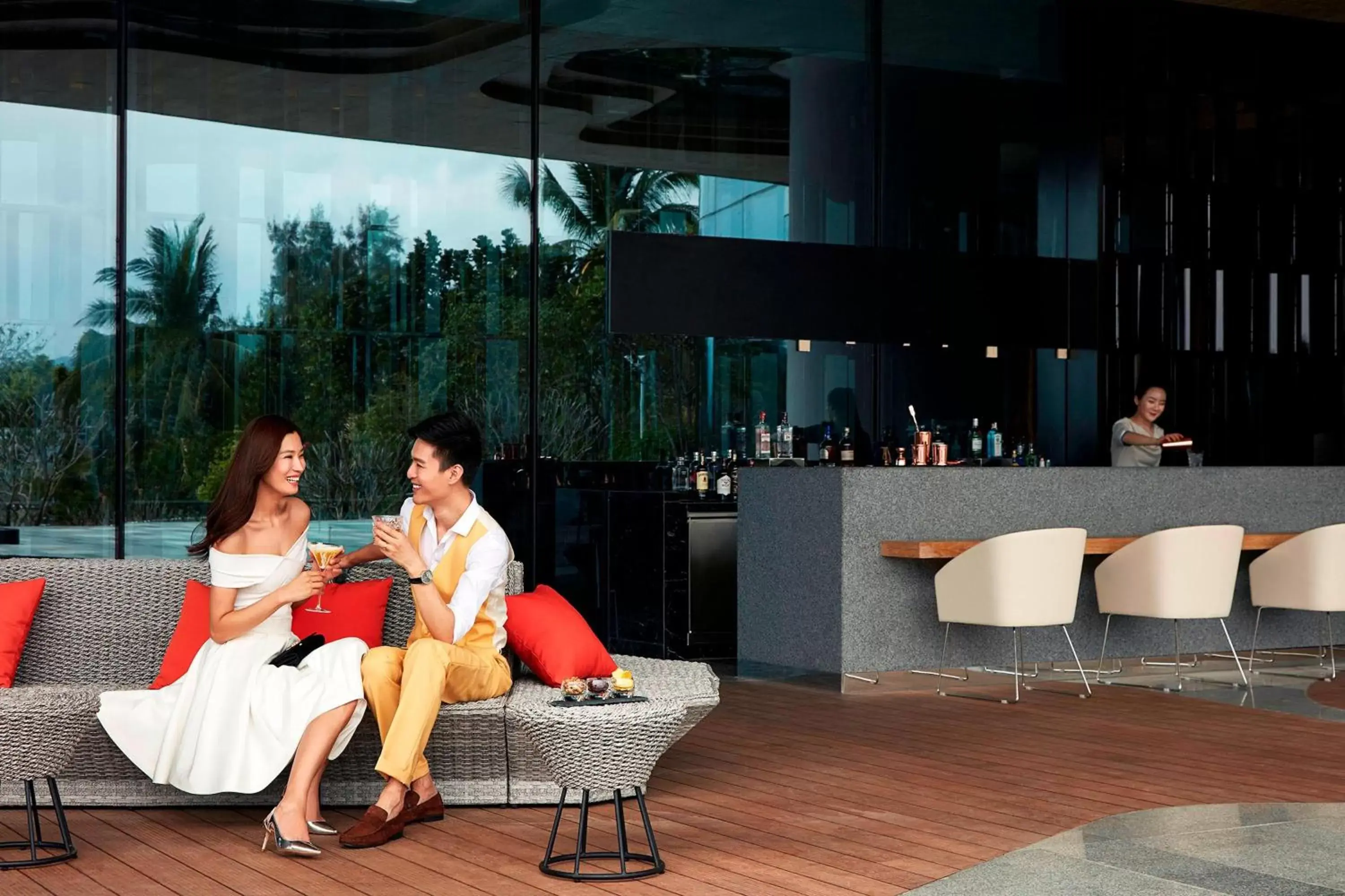 Lounge or bar in The Shanhaitian Resort Sanya, Autograph Collection