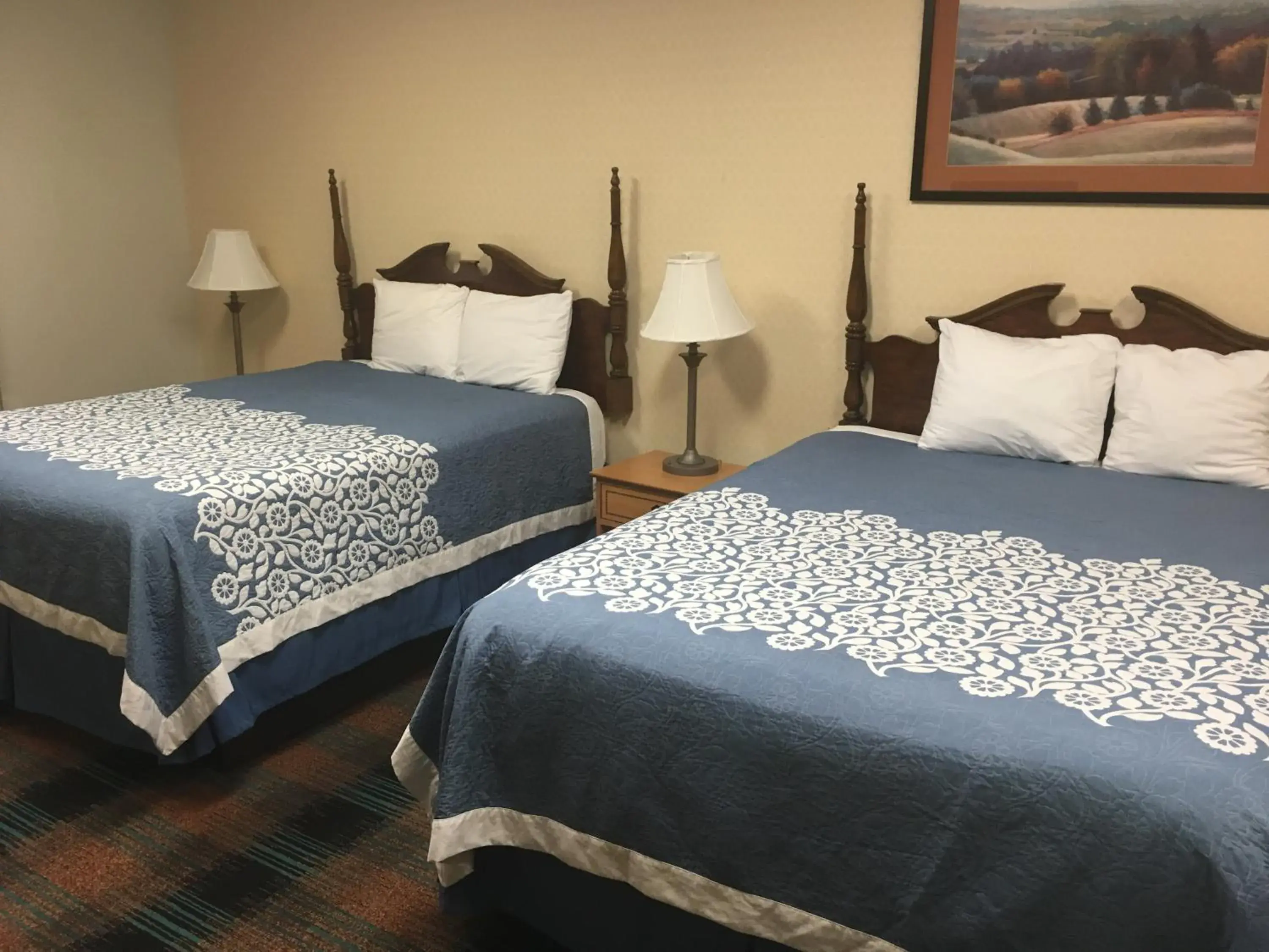 Bed in Days Inn by Wyndham Hattiesburg MS