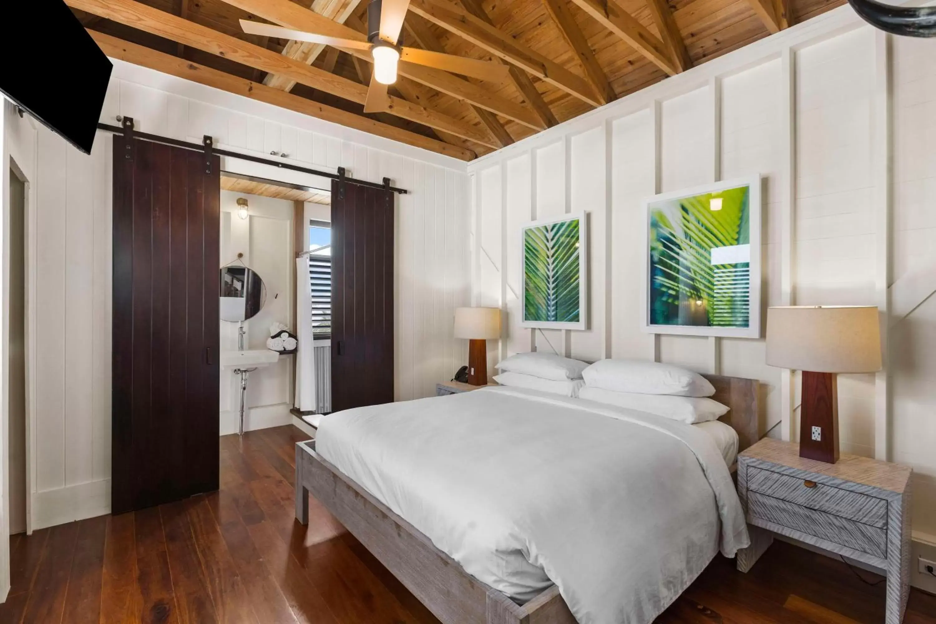 Bedroom, Bed in Mahogany Bay Resort and Beach Club, Curio Collection