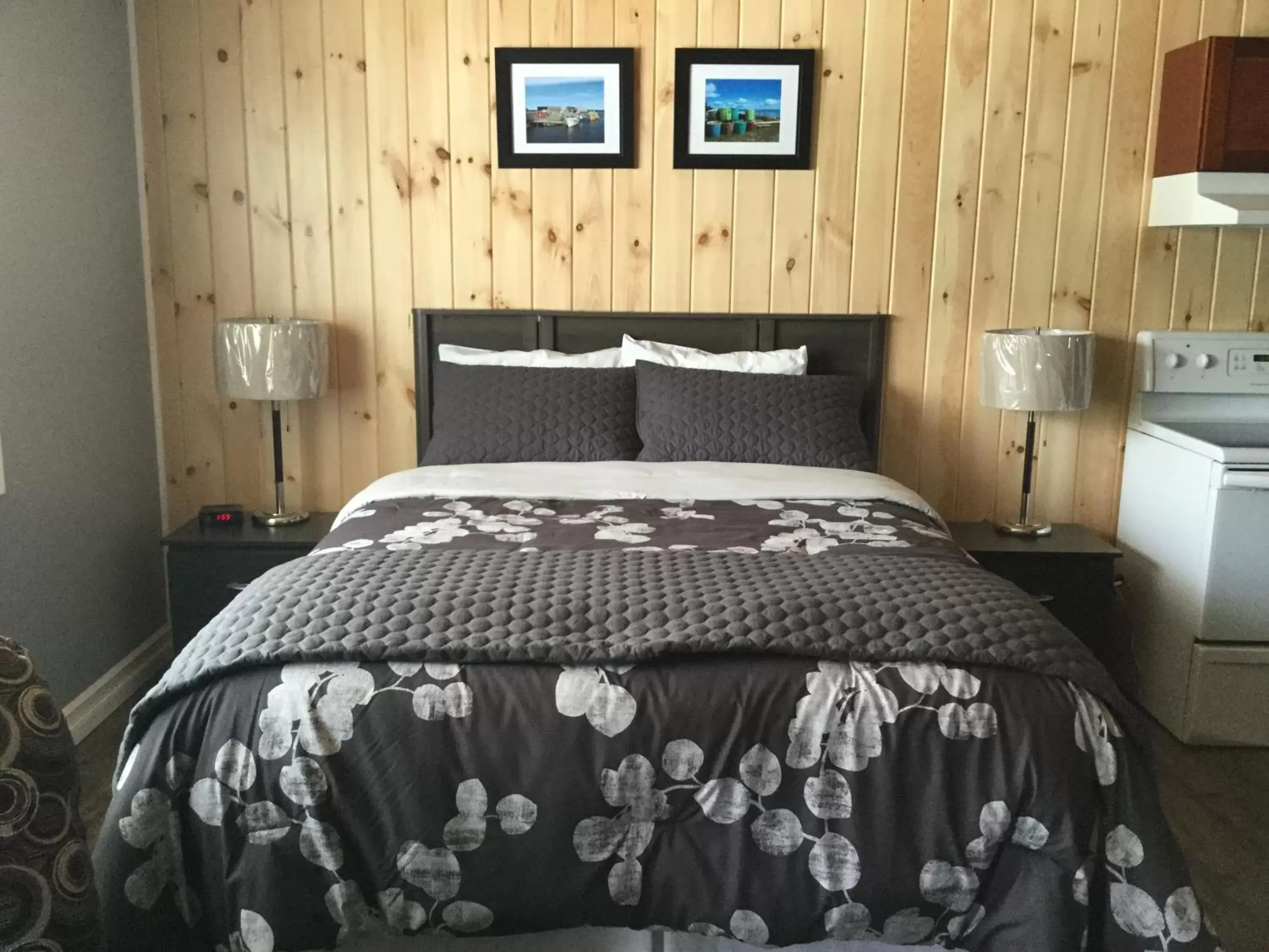 Bed in Mackenzie Motel & Cottages