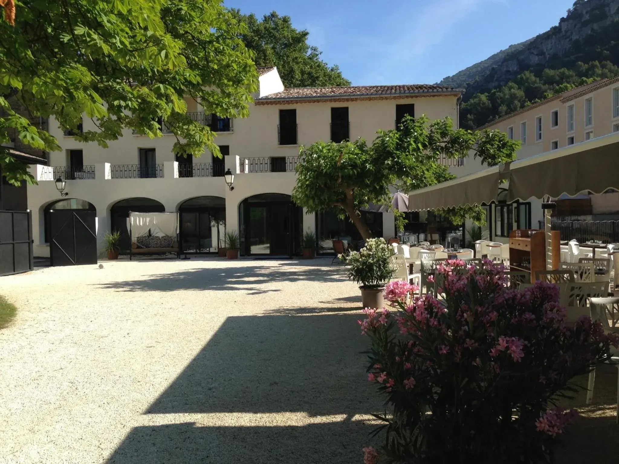 Facade/entrance, Property Building in Hotel Restaurant du Parc