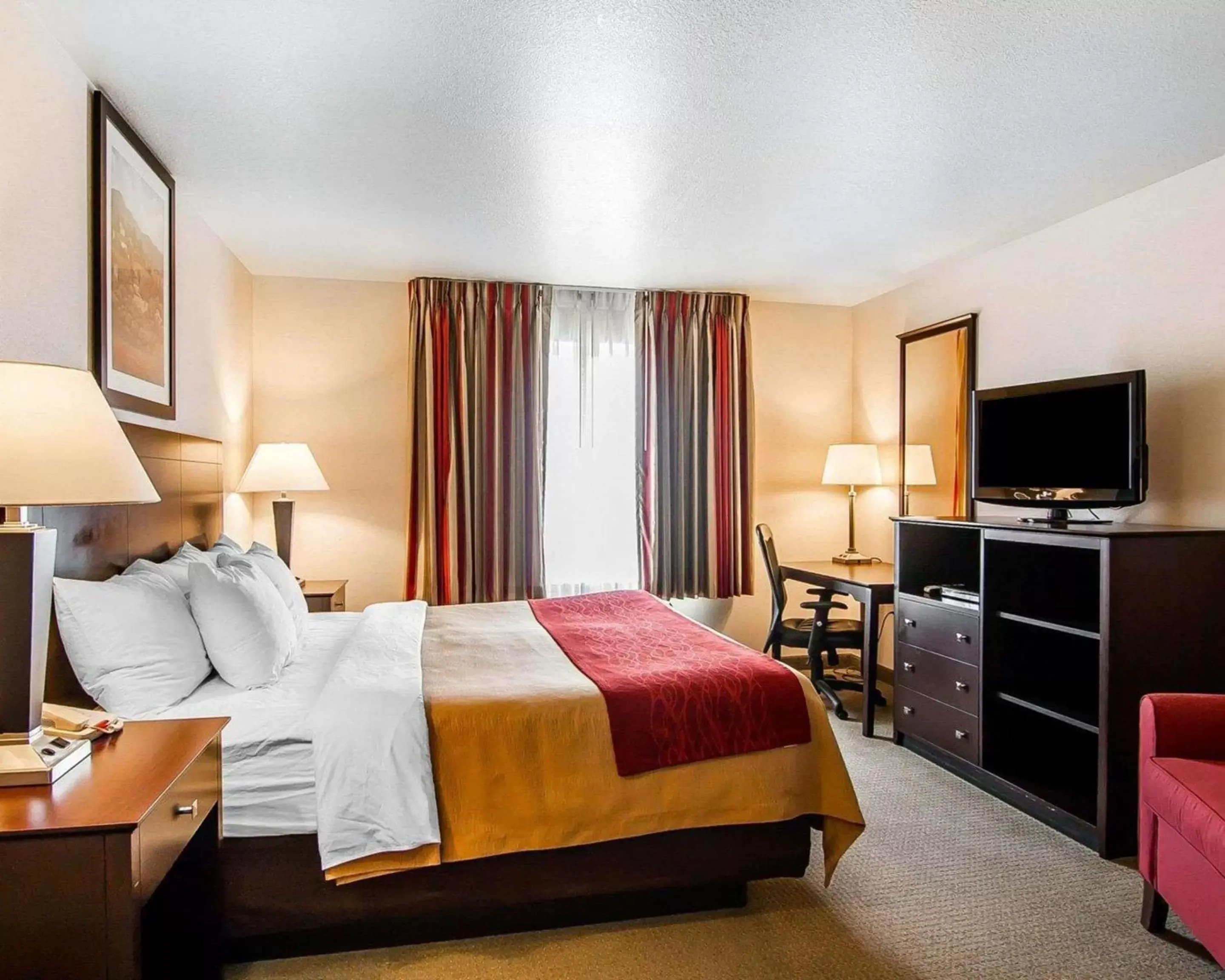 Photo of the whole room, Bed in Comfort Inn & Suites Creswell